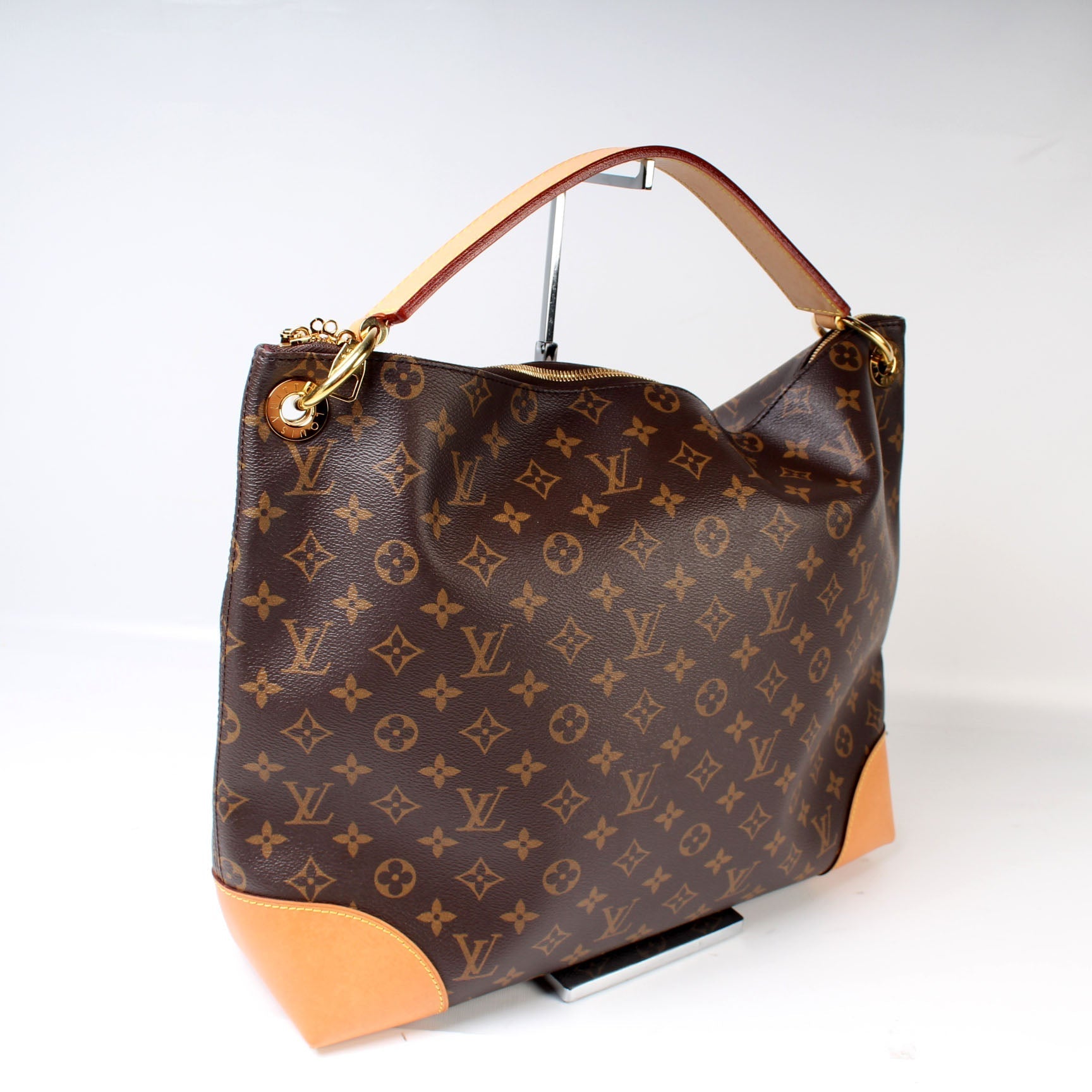 Louis Vuitton Berri MM Monogram Handbag