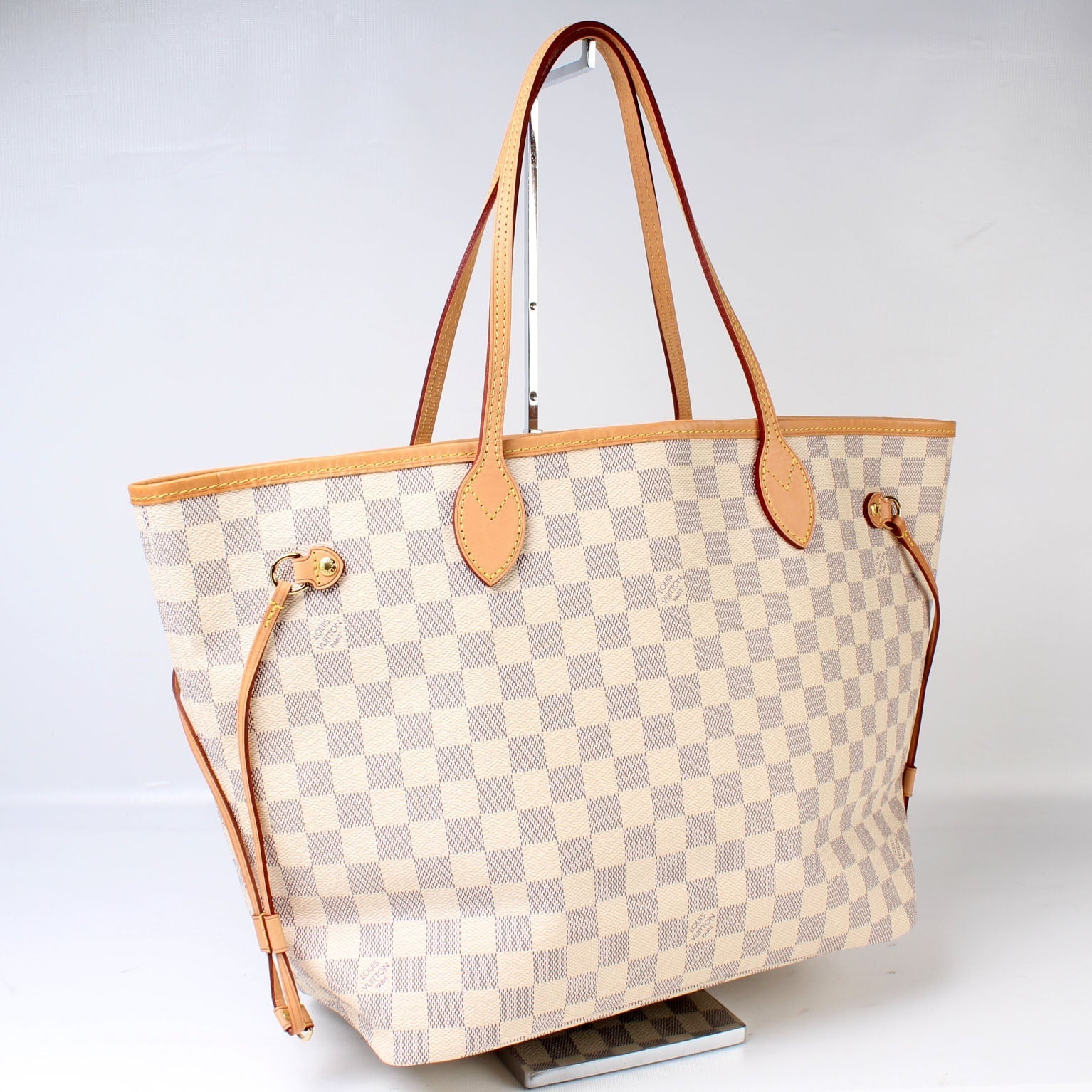 Louis Vuitton Neverfull MM Azur Damier Tote Bag Azur 47E38A46