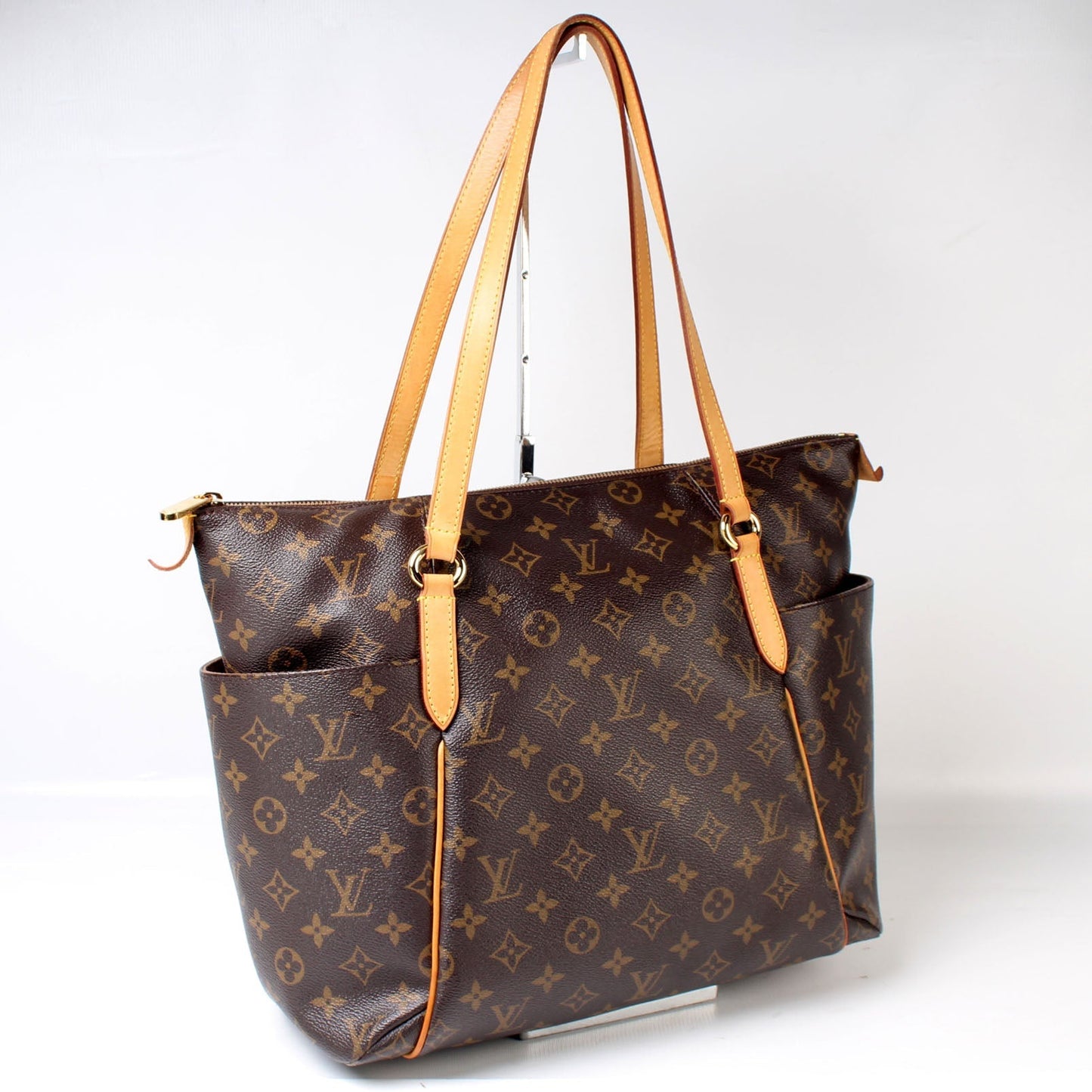 Louis Vuitton Totally Monogram MM Handbag Monogram 21
