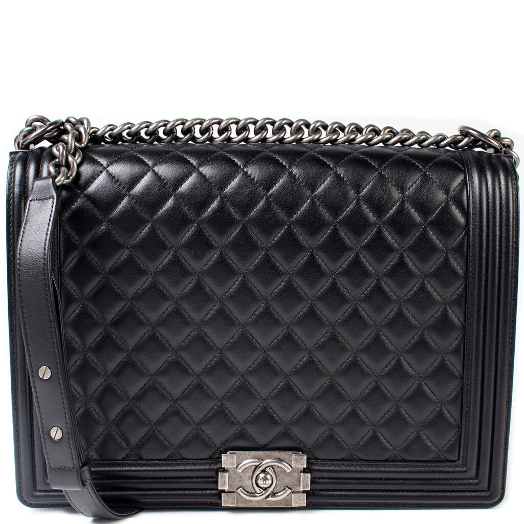 Chanel Boy Flap Lambskin 18M Handbag