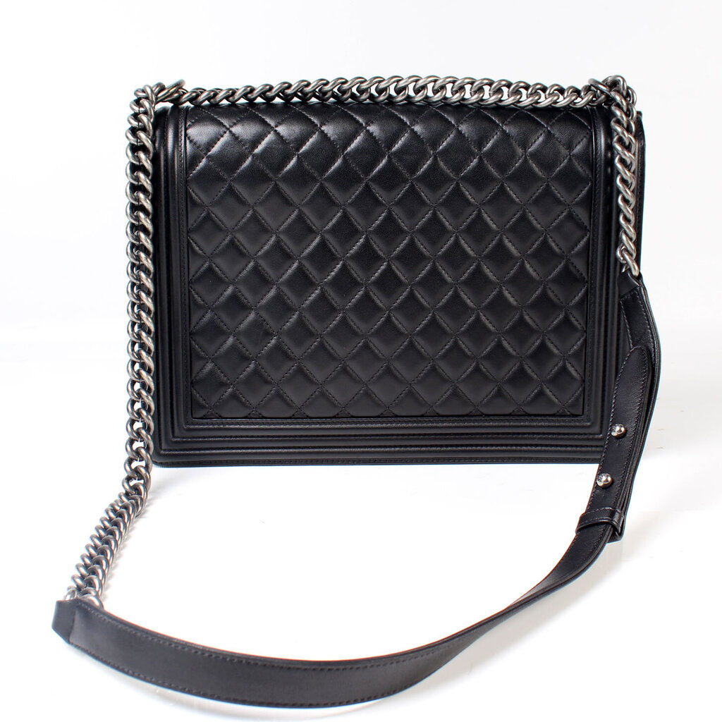 Chanel Boy Flap Lambskin 18M Handbag