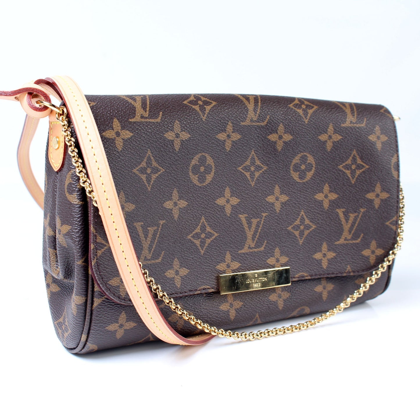 Louis Vuitton Favorite MM Monogram Handbag Monogram 33