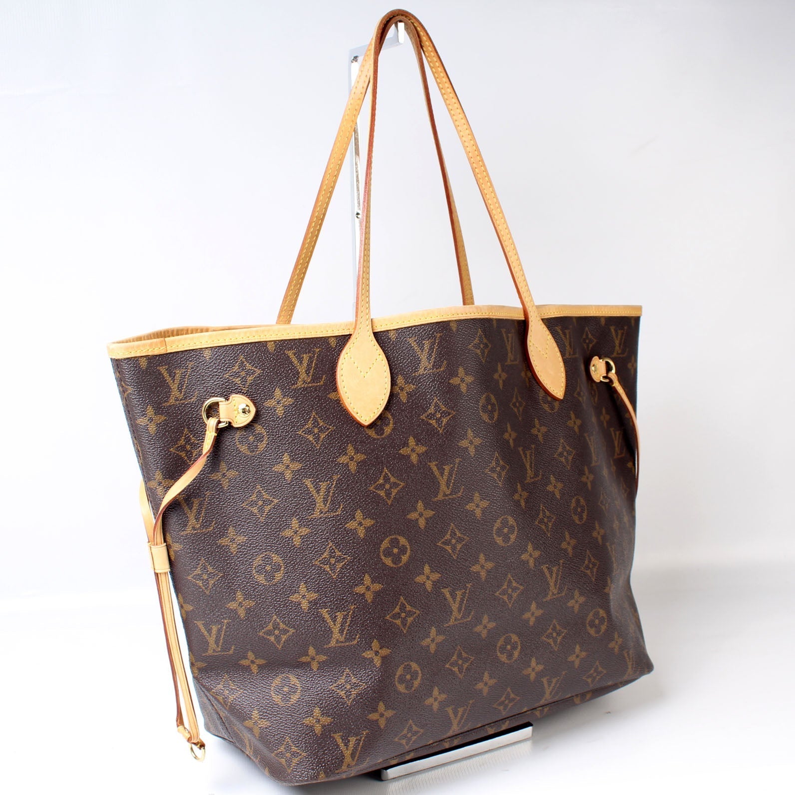Louis Vuitton Neverfull MM Monogram Tote Bag Monogram 107