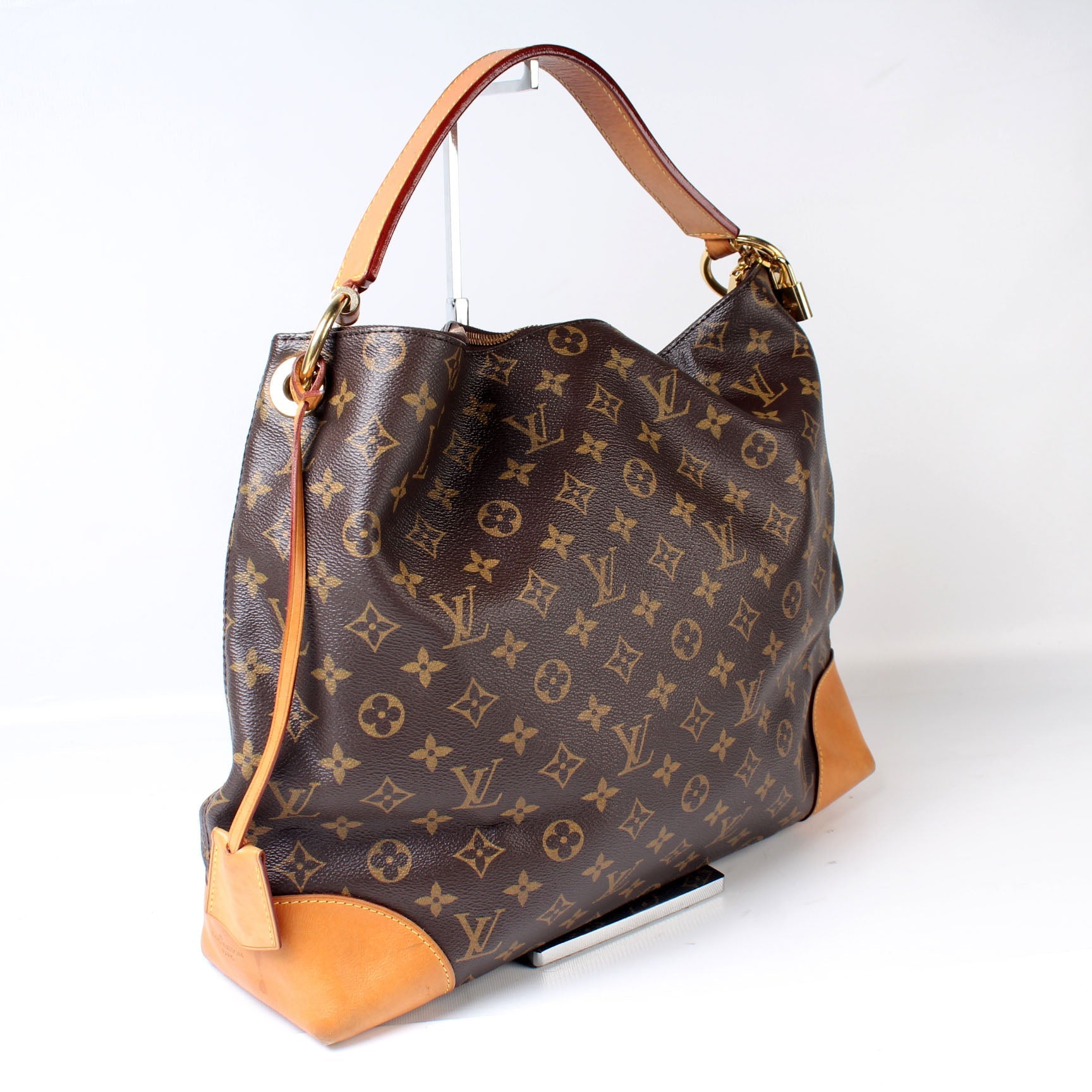 Louis Vuitton Berri MM Monogram Handbag Monogram 6