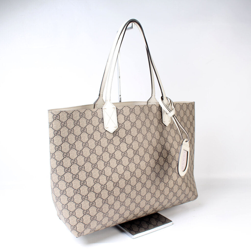 Gucci GG Supreme Medium Tote Bag