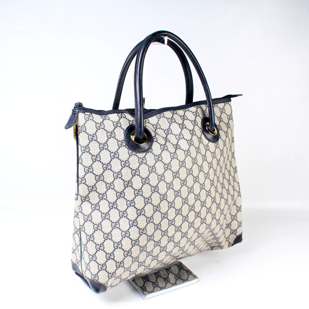 Gucci 02.39. GG Supreme Tote Bag