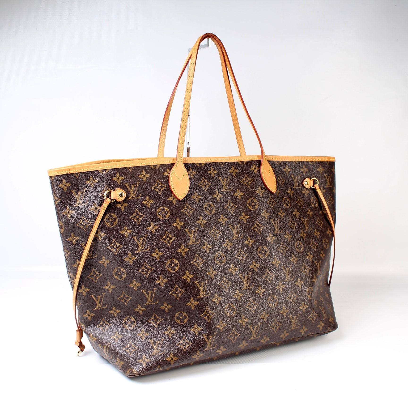 Louis Vuitton Neverfull GM Monogram Tote Bag Monogram 30