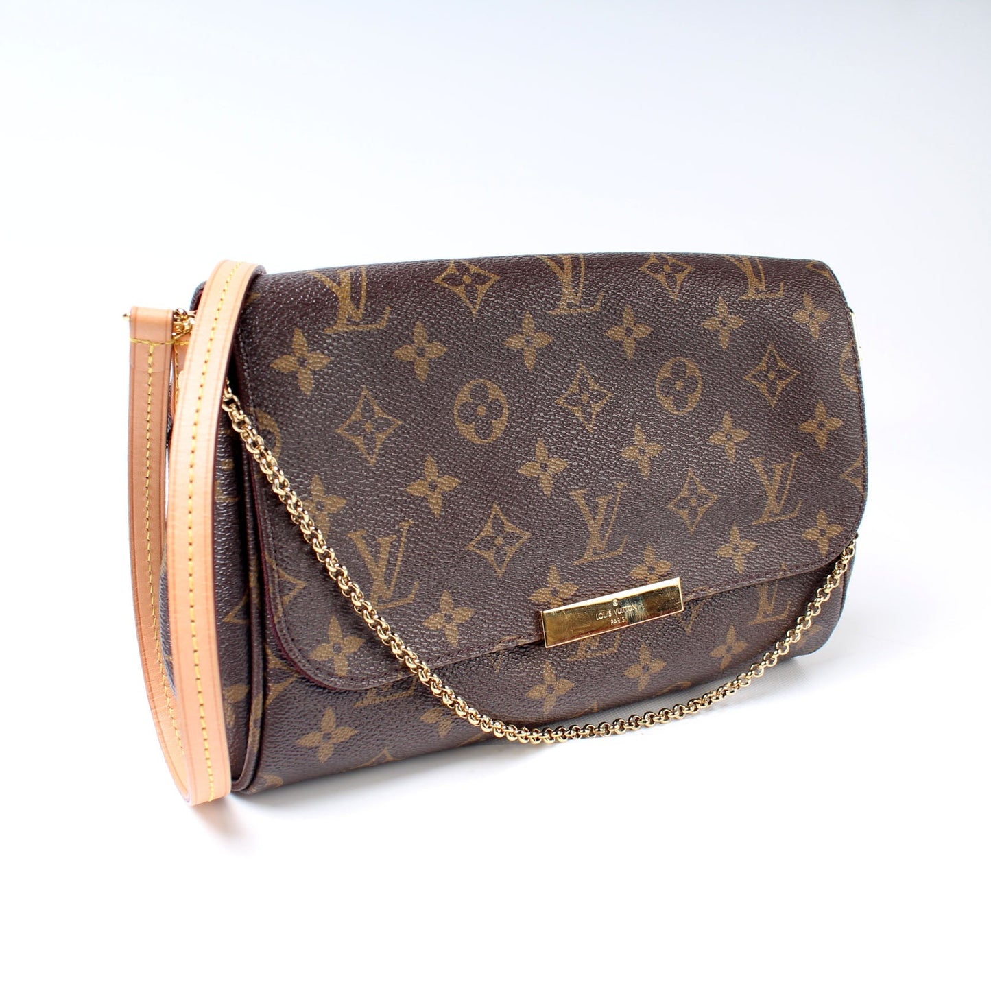Louis Vuitton Favorite MM Monogram Handbag Monogram 38