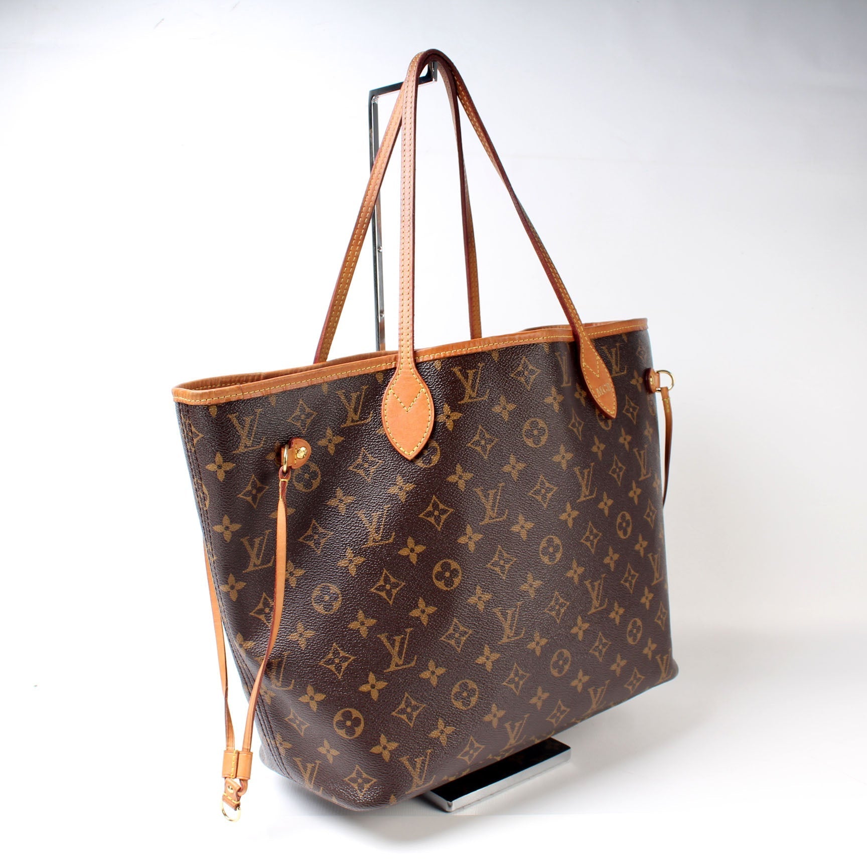 Louis Vuitton Neverfull MM Monogram Tote Bag Monogram 113
