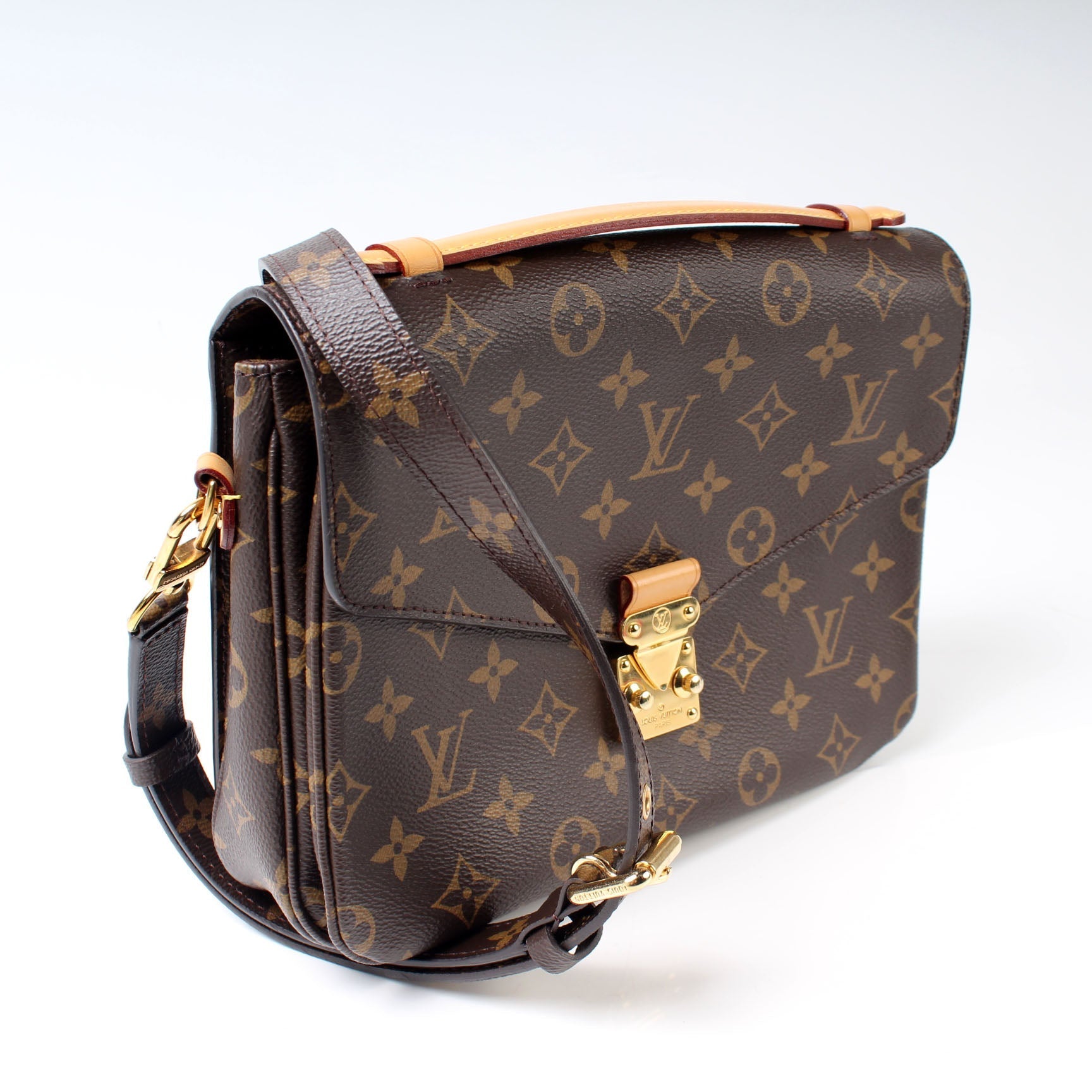 Louis Vuitton Pochette Metis Monogram Clutch Bag Monogram 25