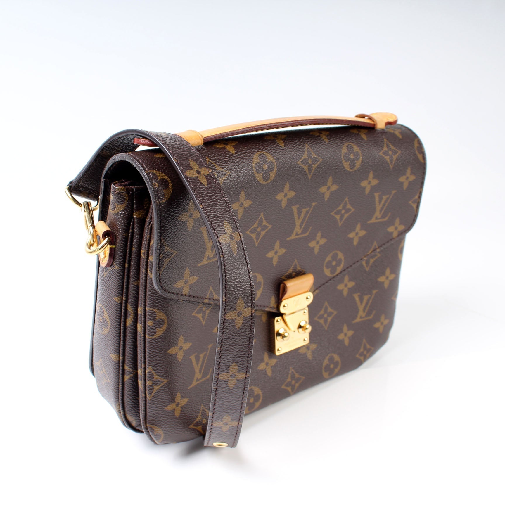 Louis Vuitton Pochette Metis Monogram Clutch Bag Monogram 24