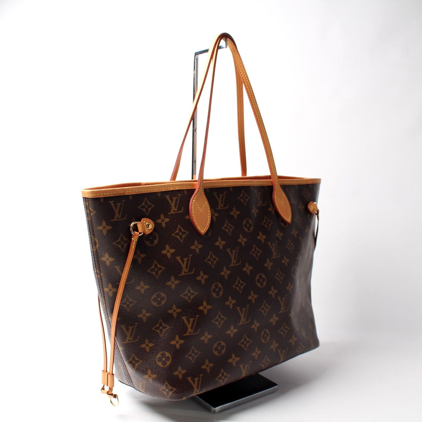 Louis Vuitton Neverfull MM Monogram Tote Bag Monogram 136
