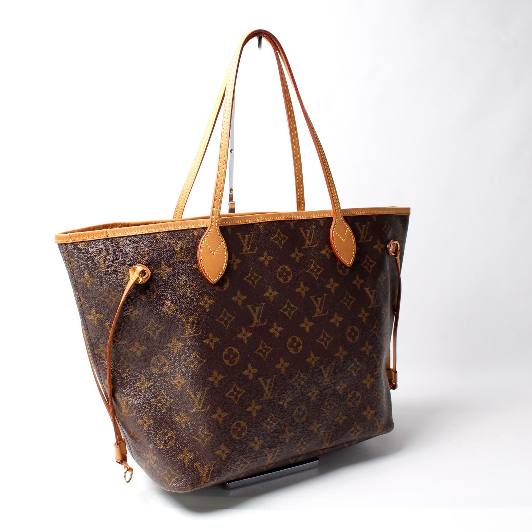 Louis Vuitton Neverfull MM Monogram Tote Bag Monogram 138