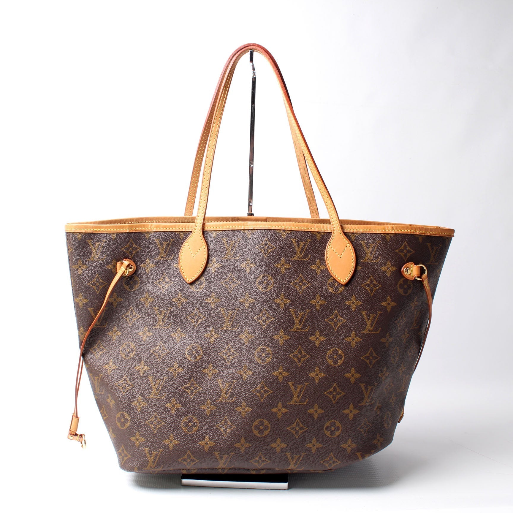 Louis Vuitton Neverfull MM Monogram Tote Bag Monogram 138