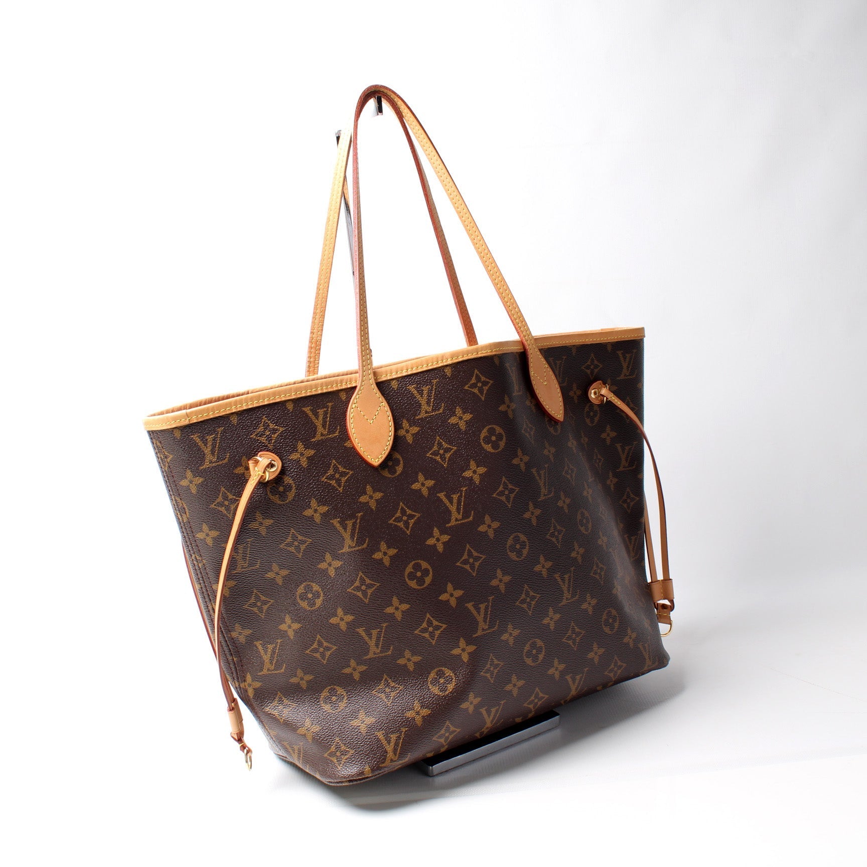 Louis Vuitton Neverfull MM Monogram Tote Bag Monogram 137