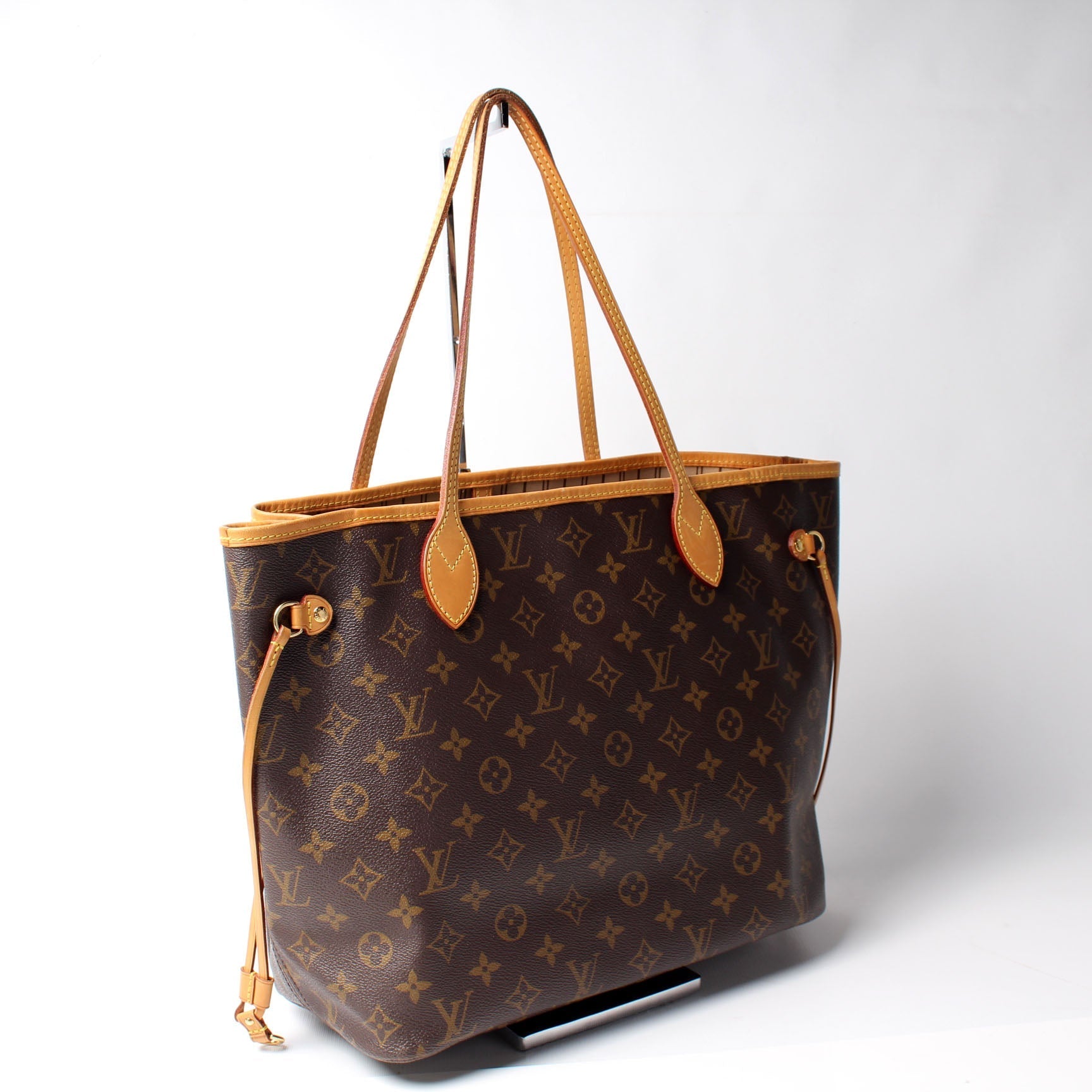 Louis Vuitton Neverfull MM Monogram Tote Bag Monogram 143