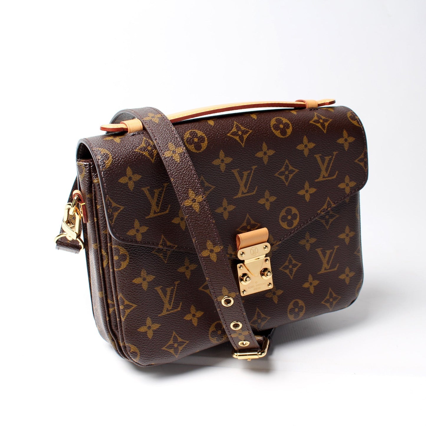 Louis Vuitton Pochette Metis Monogram Clutch Bag Monogram 33