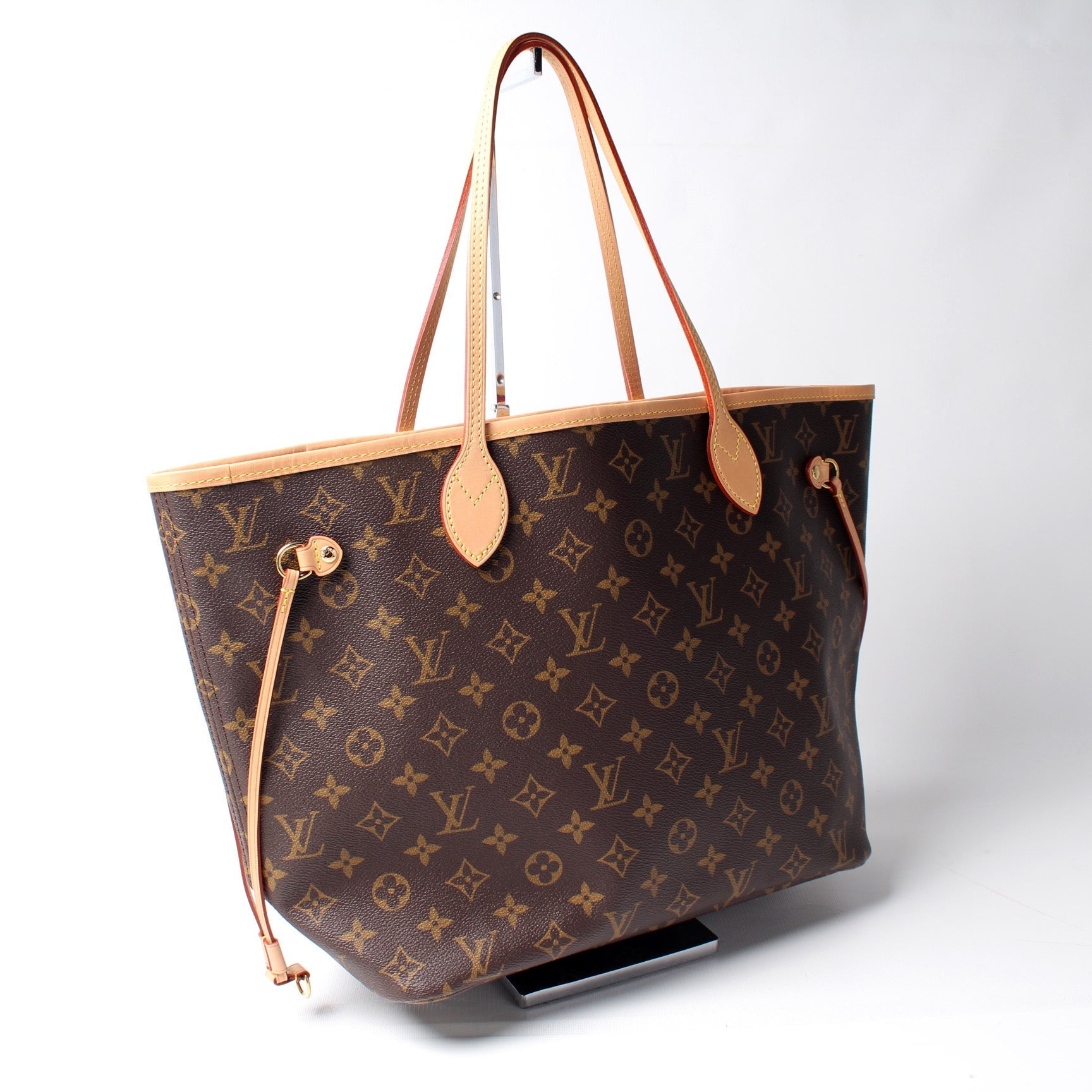Louis Vuitton Neverfull MM Monogram Tote Bag Monogram 155