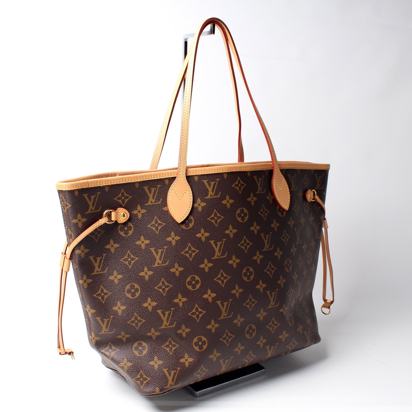 Louis Vuitton Neverfull MM Monogram Tote Bag Monogram 153