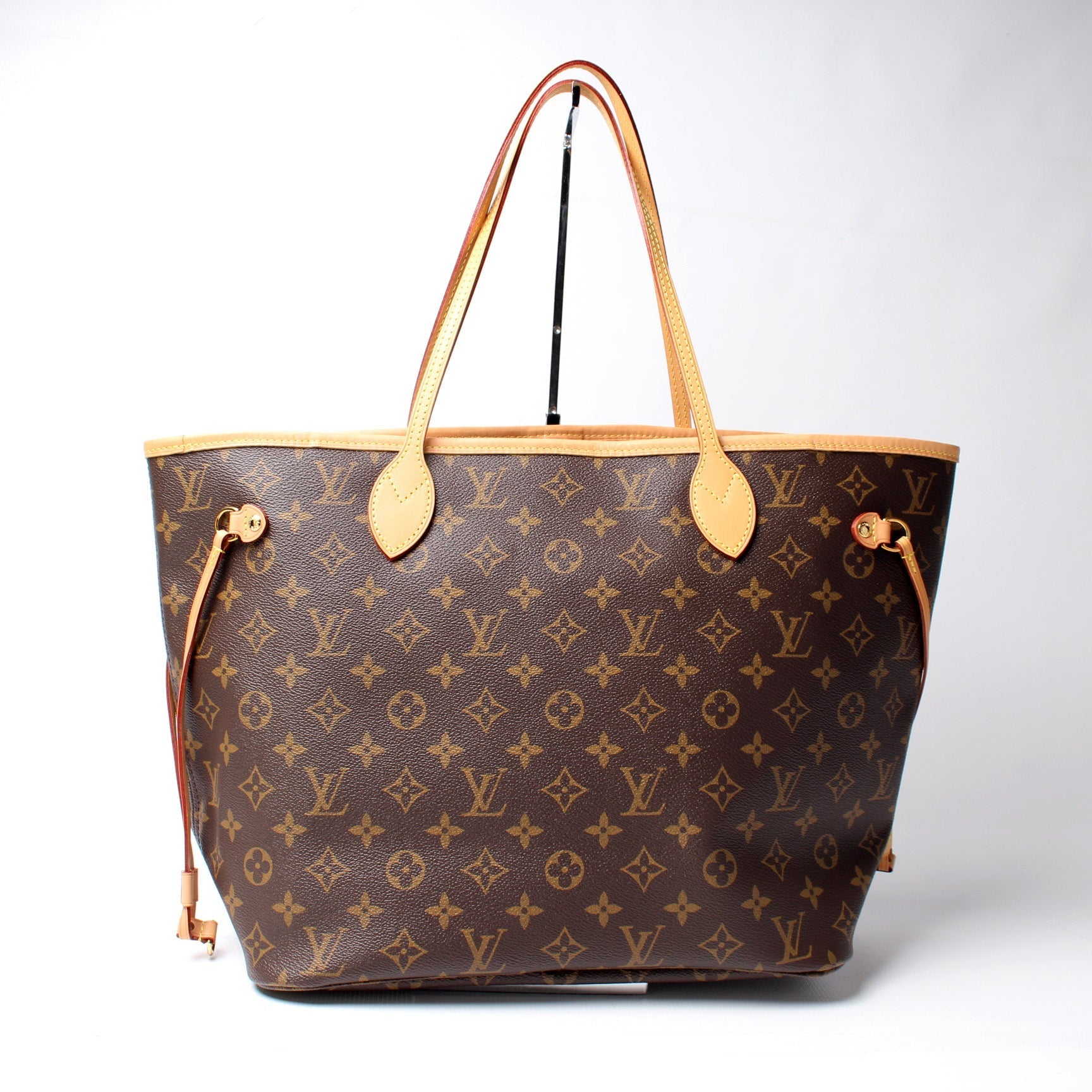 Louis Vuitton Neverfull MM Monogram Tote Bag Monogram 146