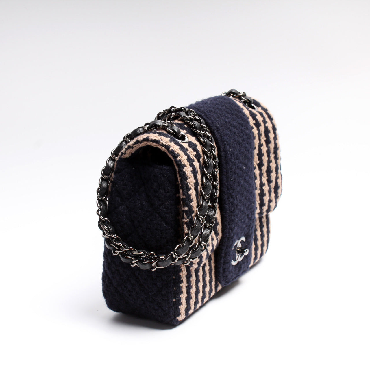 Chanel Elementary Chic Flap 21M Small Handbag