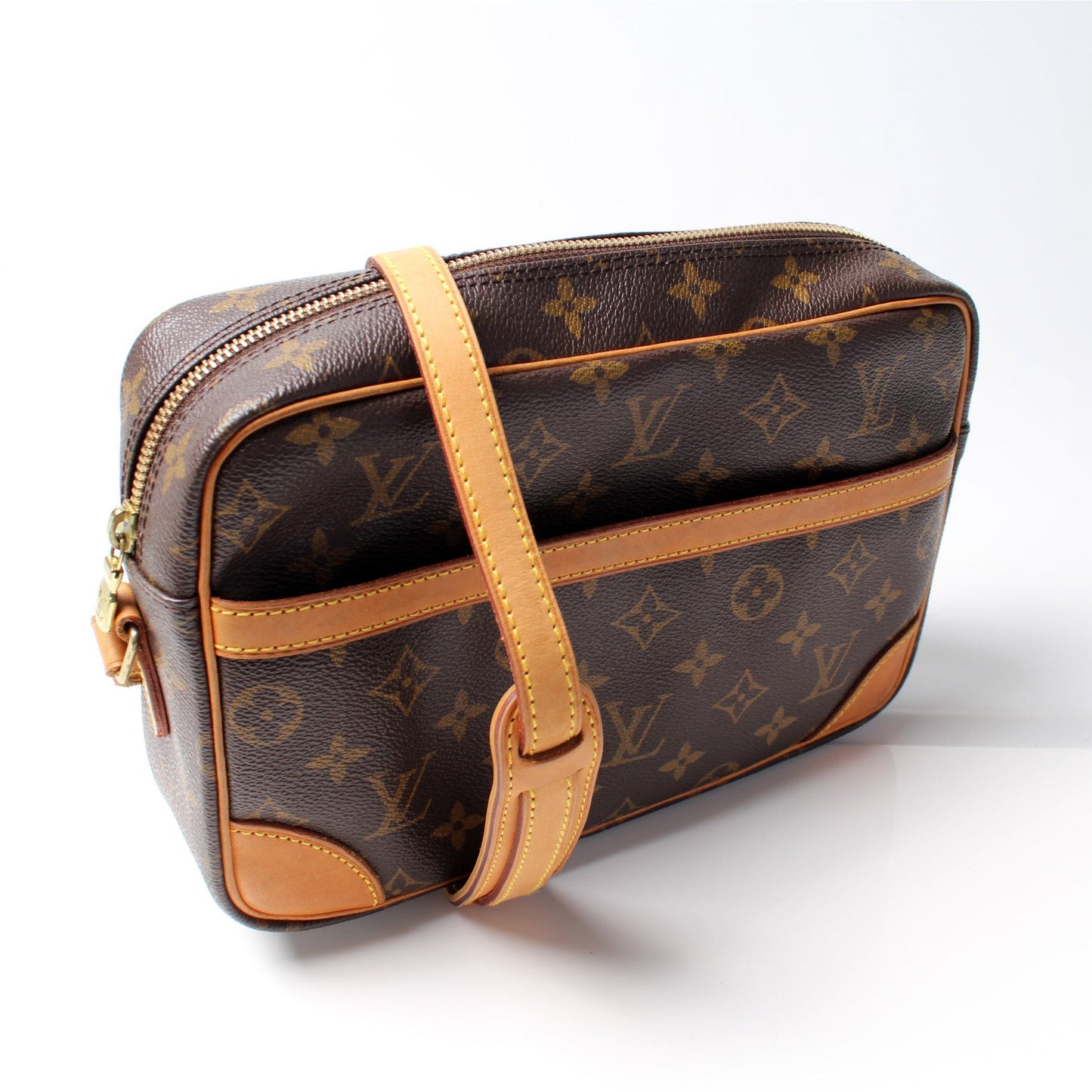 Louis Vuitton Trocadero 27 Monogram Handbag Monogram 12