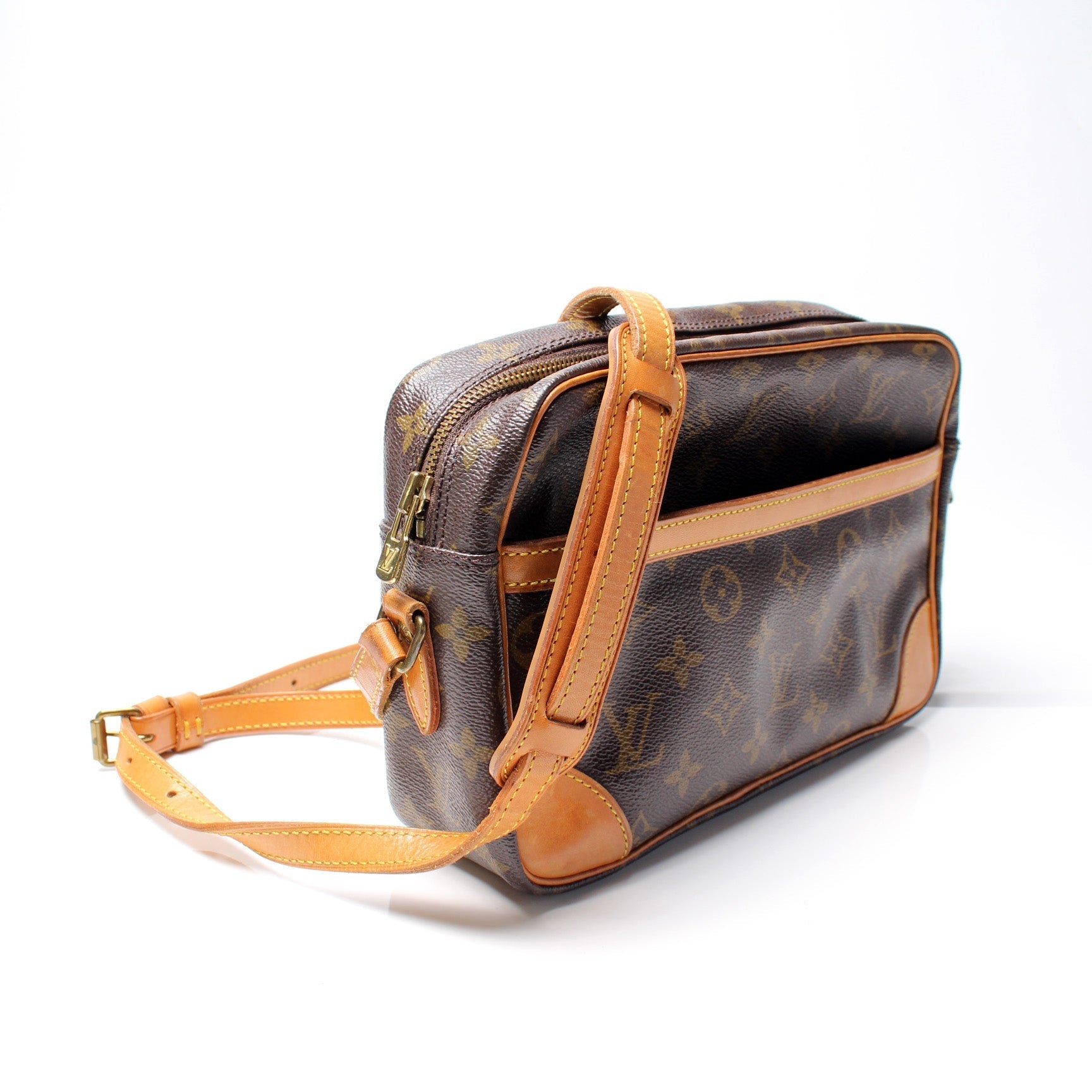 Louis Vuitton Trocadero 27 Monogram Handbag Monogram 14