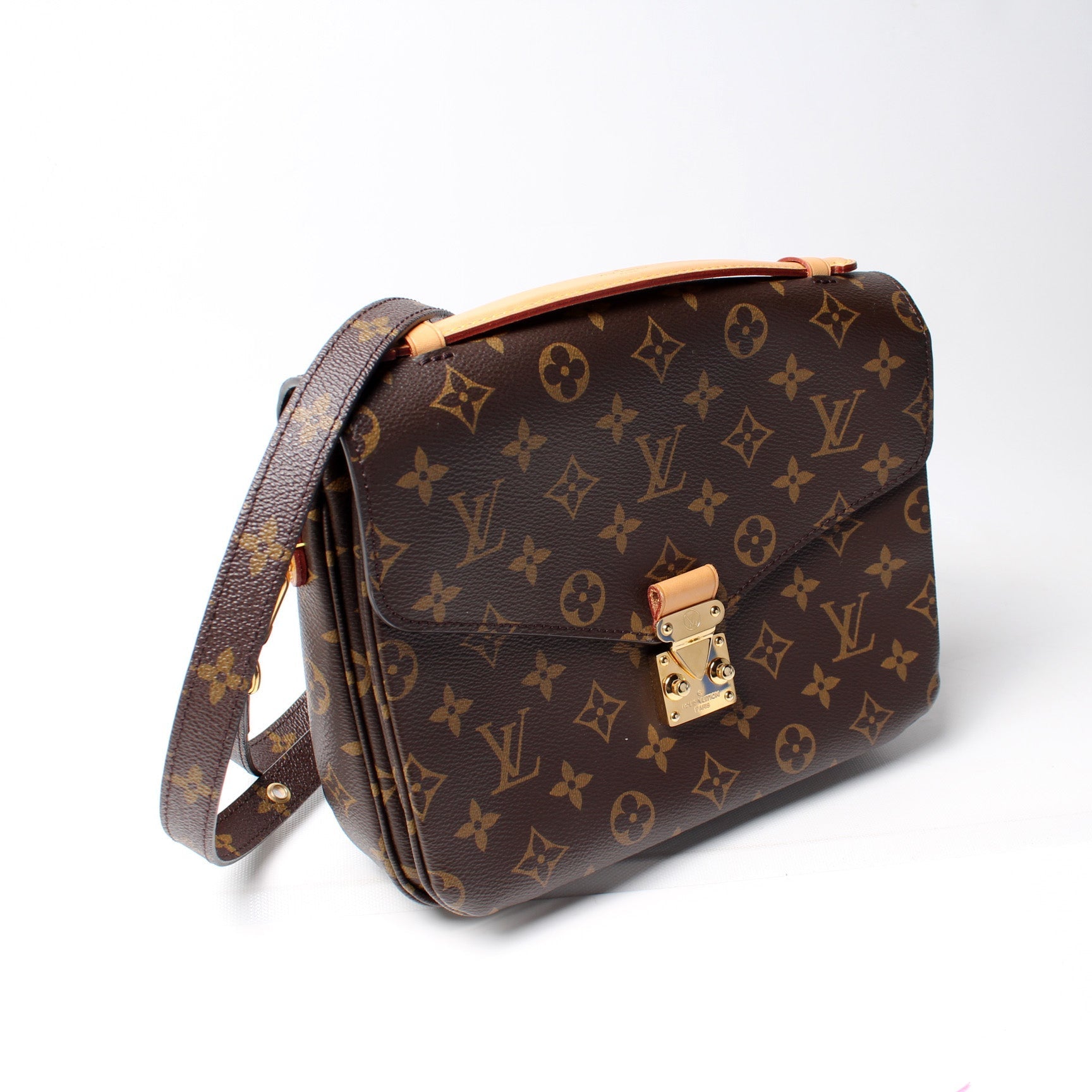 Louis Vuitton Pochette Metis Monogram Clutch Bag Monogram 38