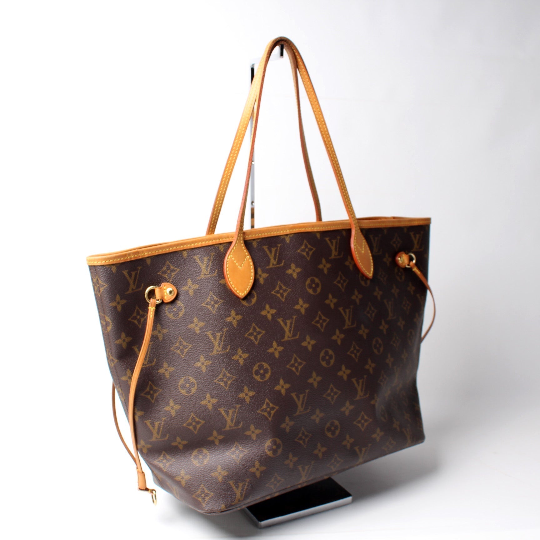 Louis Vuitton Neverfull MM Monogram Tote Bag Monogram 165