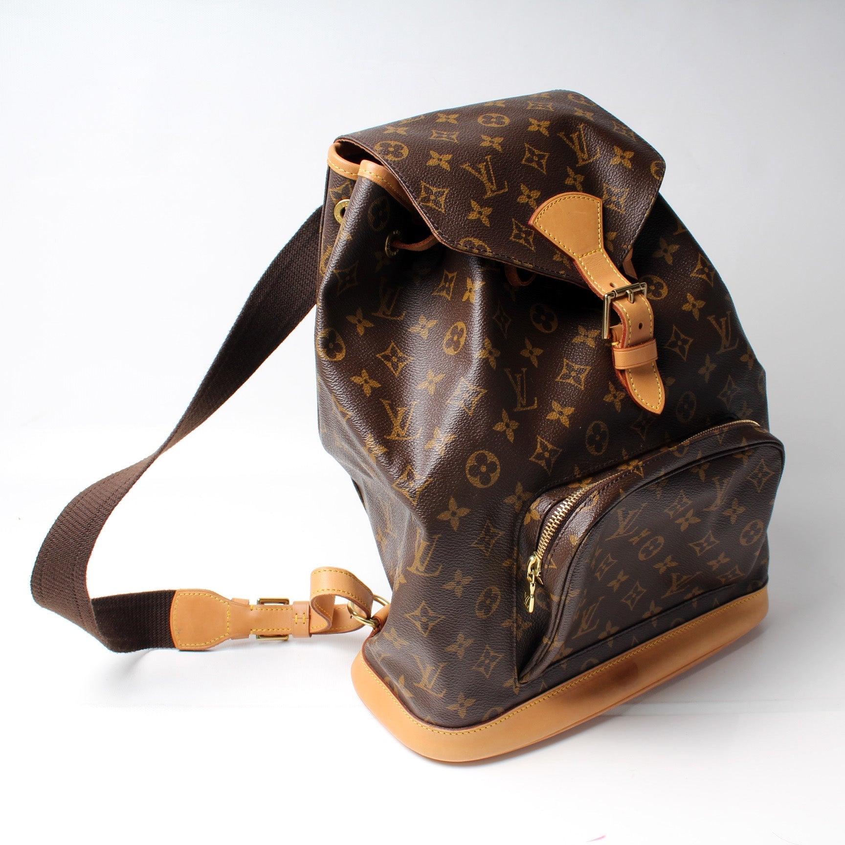 Louis Vuitton Montsouris GM Monogram Handbag Monogram 32