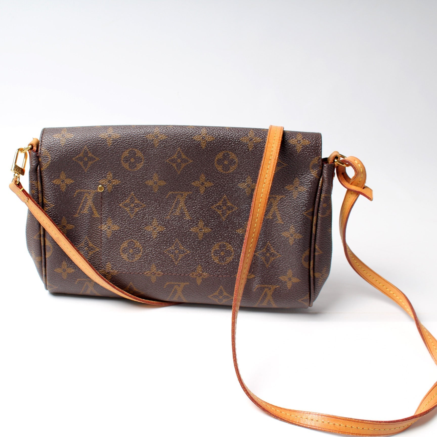 Louis Vuitton Favorite MM Monogram Handbag Monogram 48