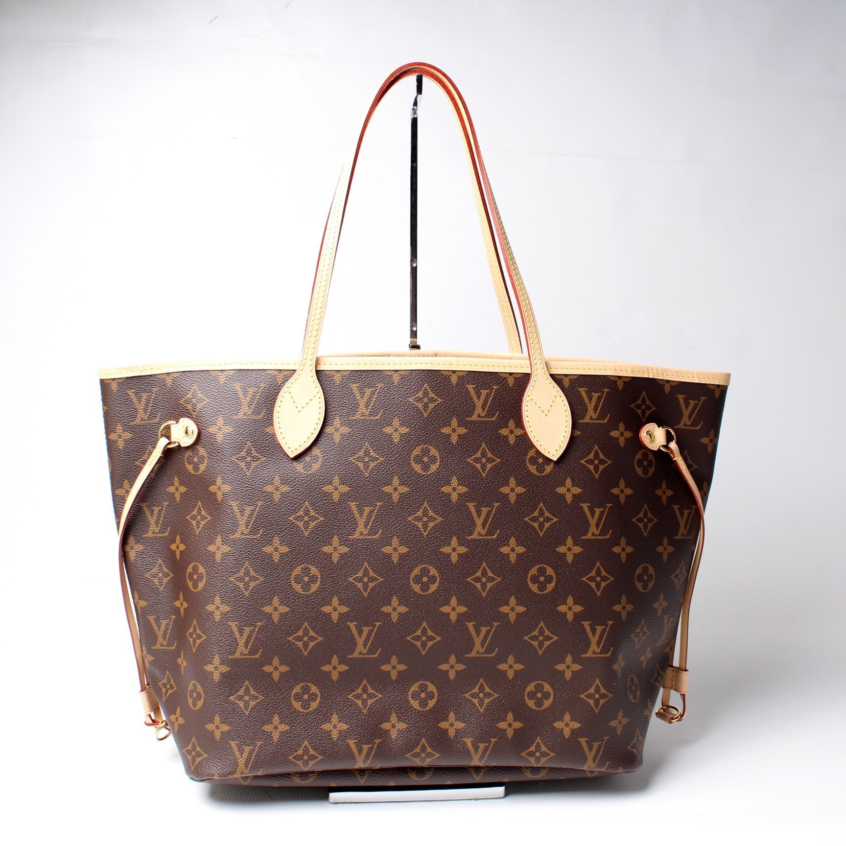 Louis Vuitton Neverfull MM Monogram Tote Bag Monogram 203
