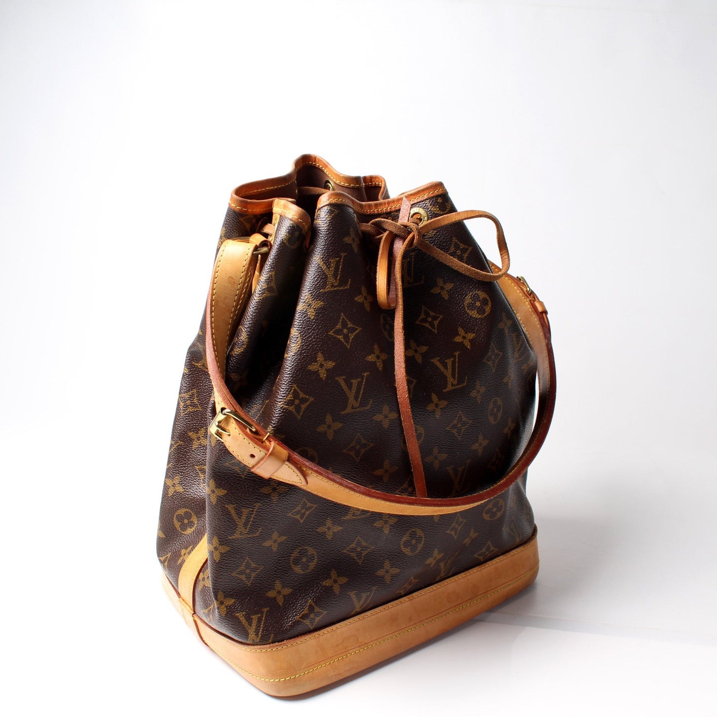 Louis Vuitton Noe Monogram Handbag Monogram 7