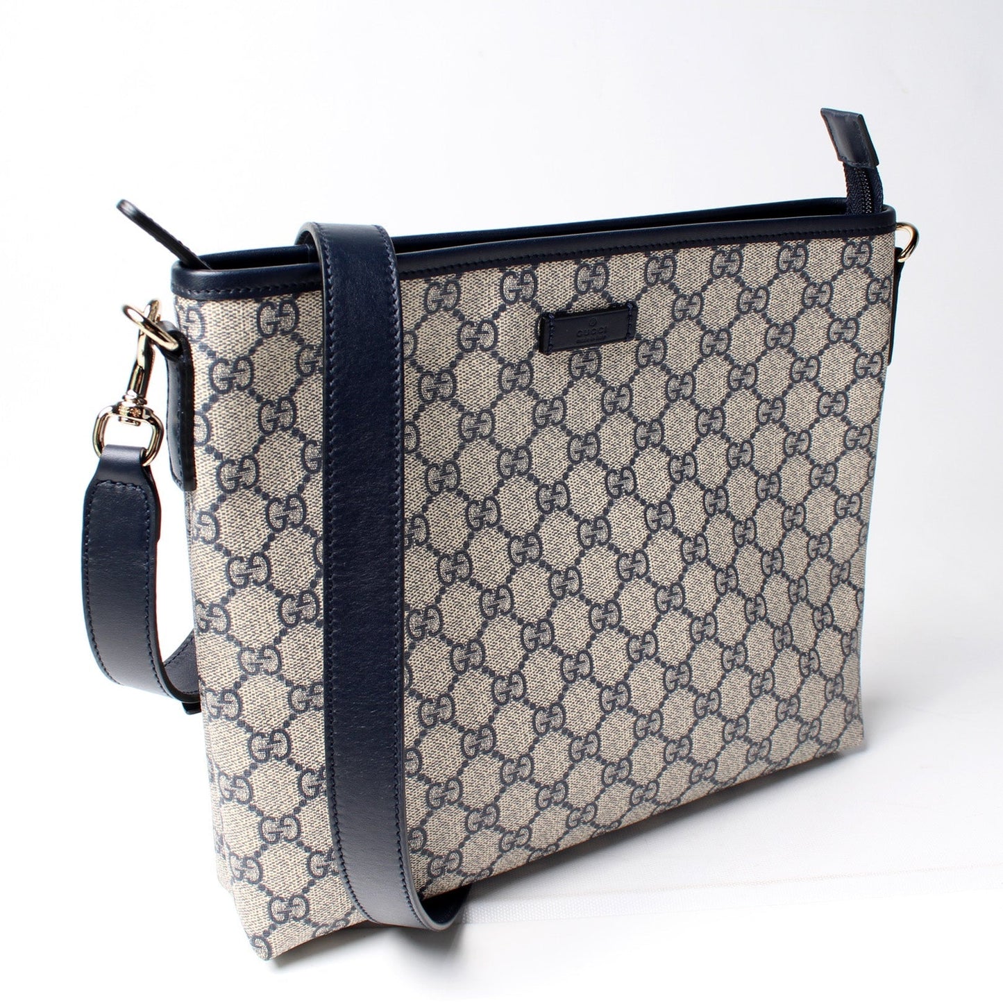 Gucci GG Supreme Crossbody Bag Crossbody 3