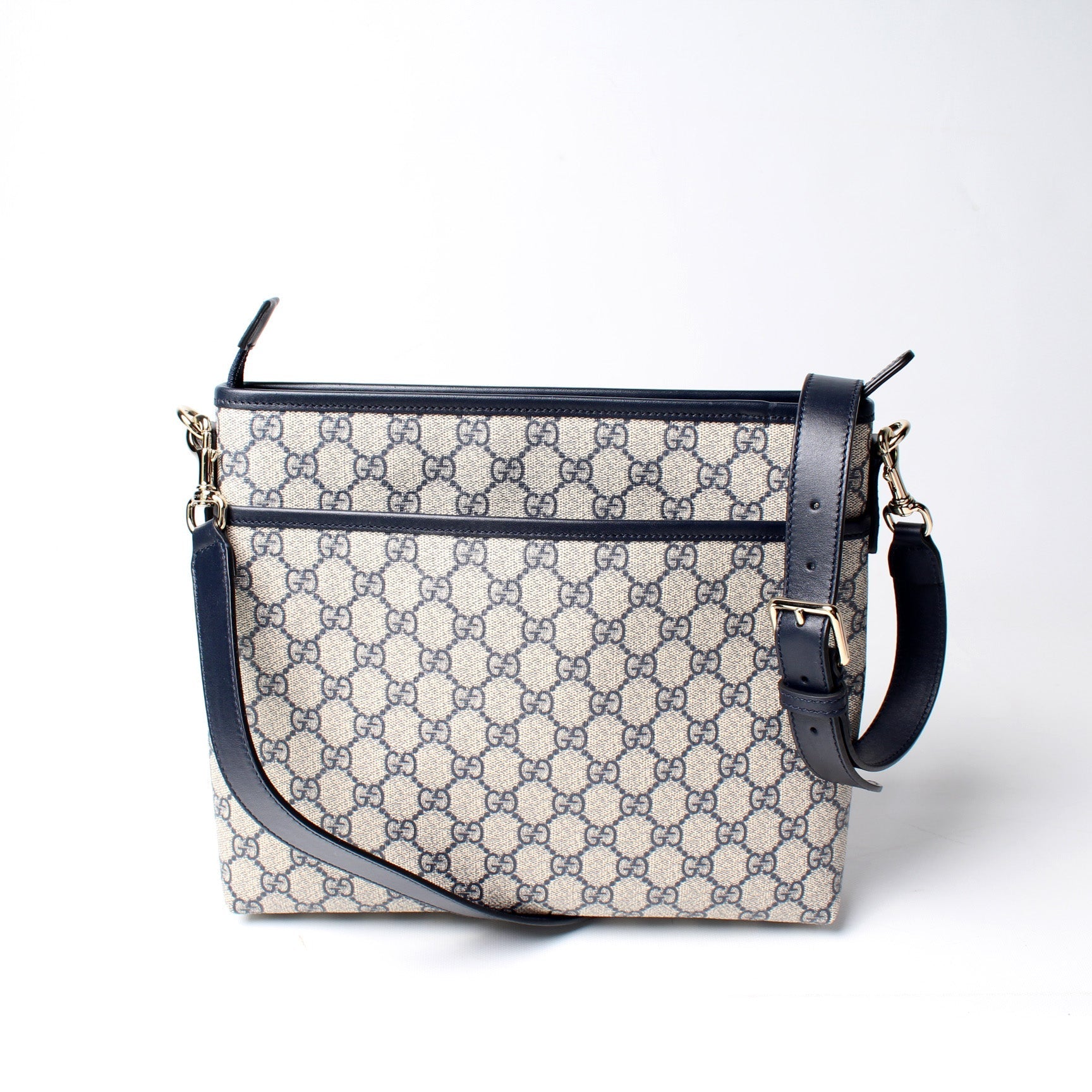 Gucci GG Supreme Crossbody Bag Crossbody 3