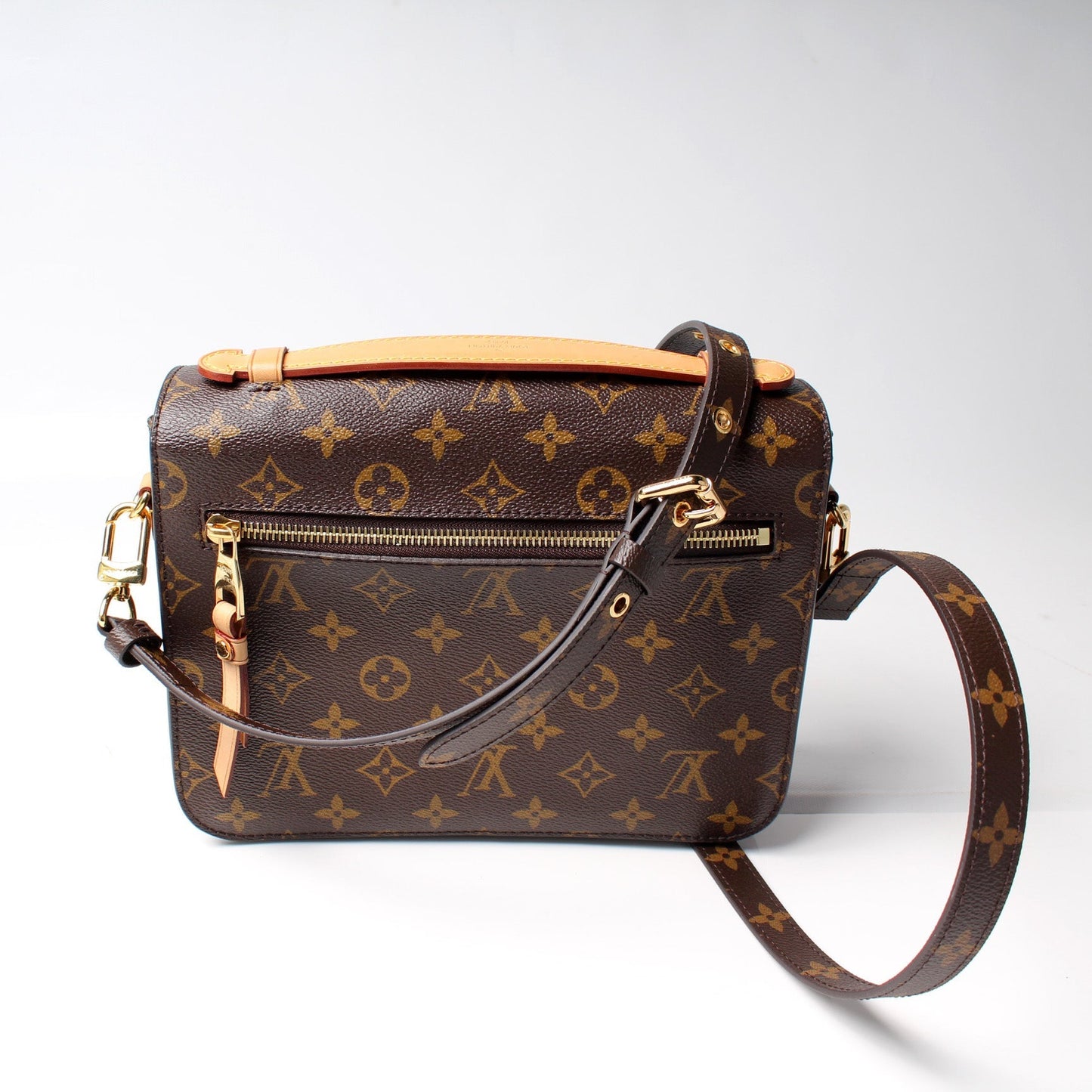 Louis Vuitton Pochette Metis Monogram Clutch Bag Monogram 41