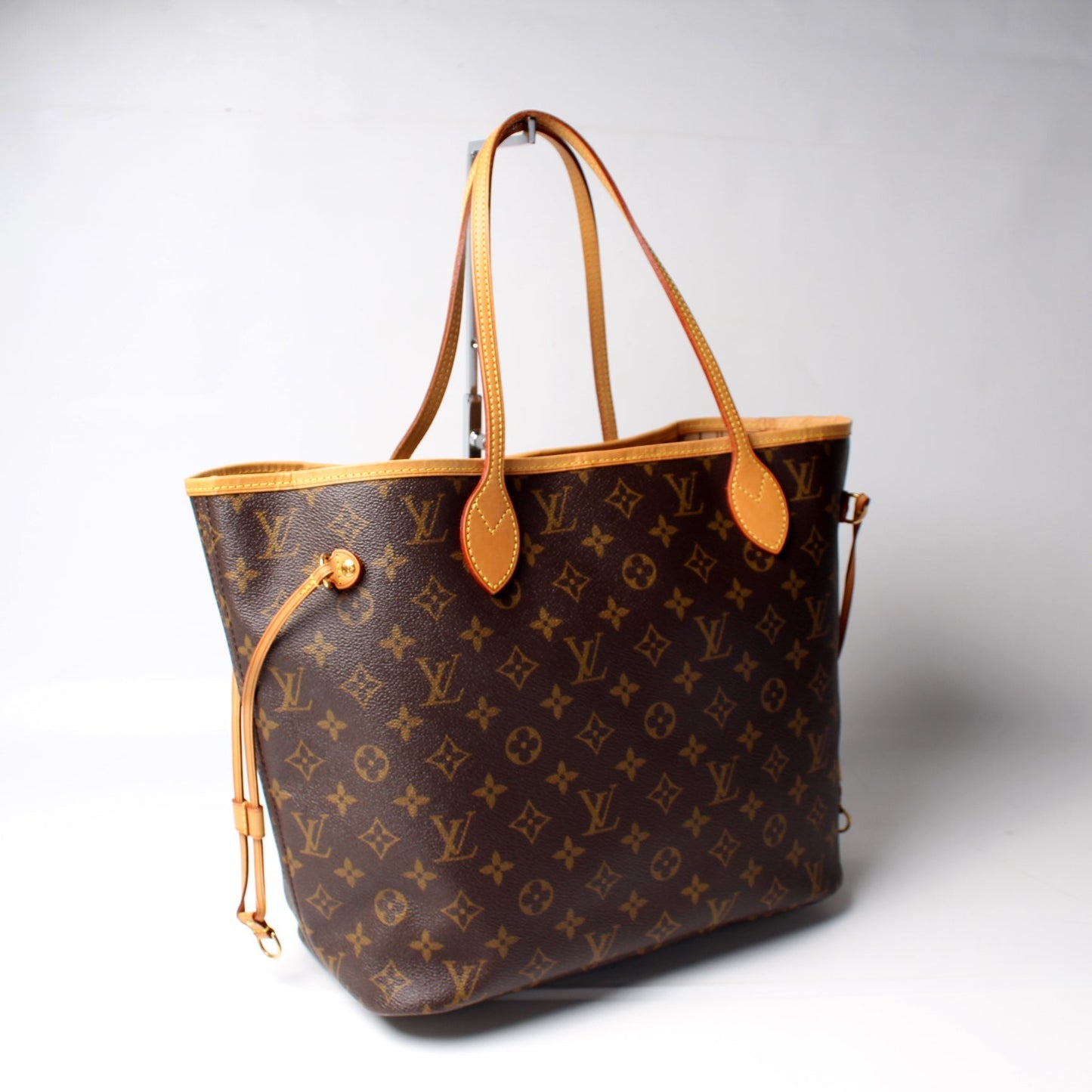 Louis Vuitton Neverfull MM Monogram Tote Bag Monogram 179