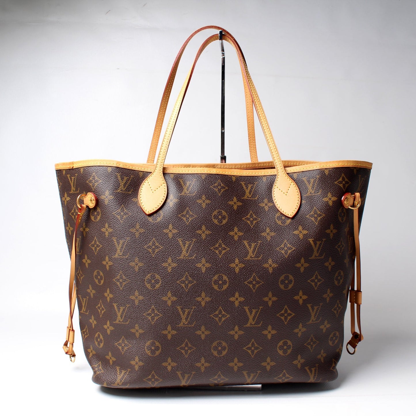 Louis Vuitton Neverfull MM Monogram Tote Bag Monogram 179