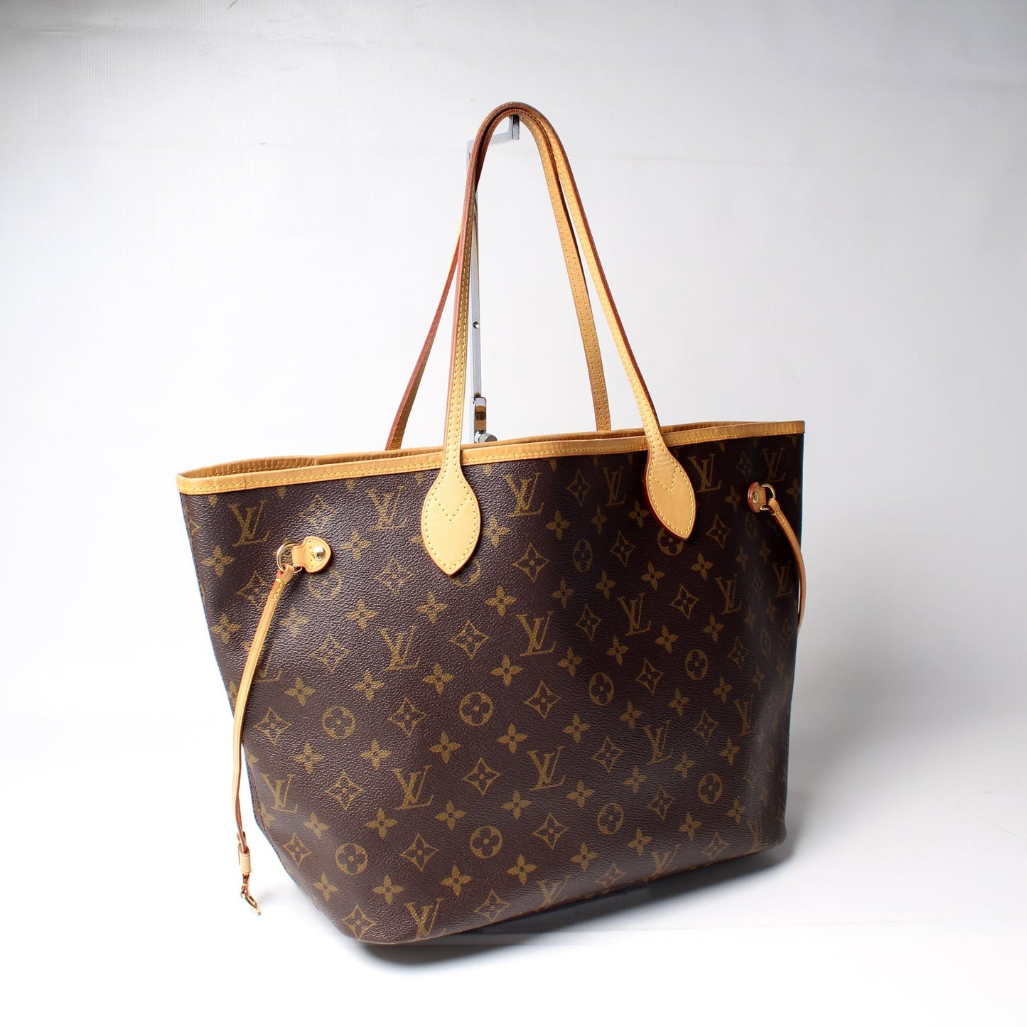 Louis Vuitton Neverfull MM Monogram Tote Bag Monogram 194