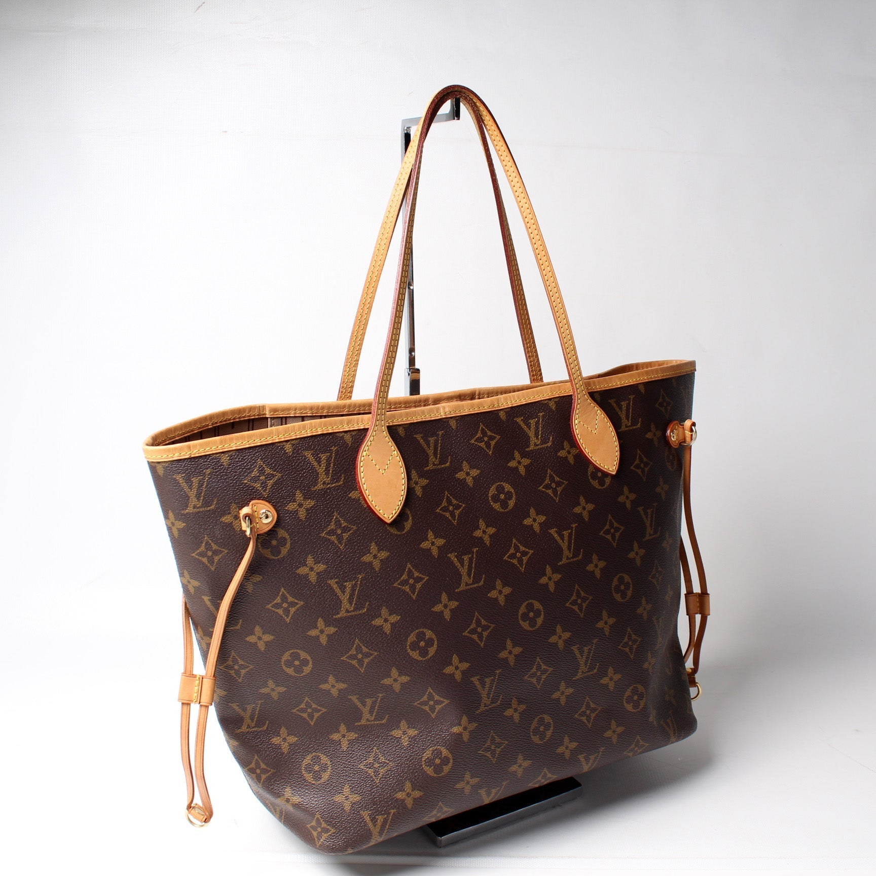 Louis Vuitton Neverfull MM Monogram Tote Bag Monogram 183