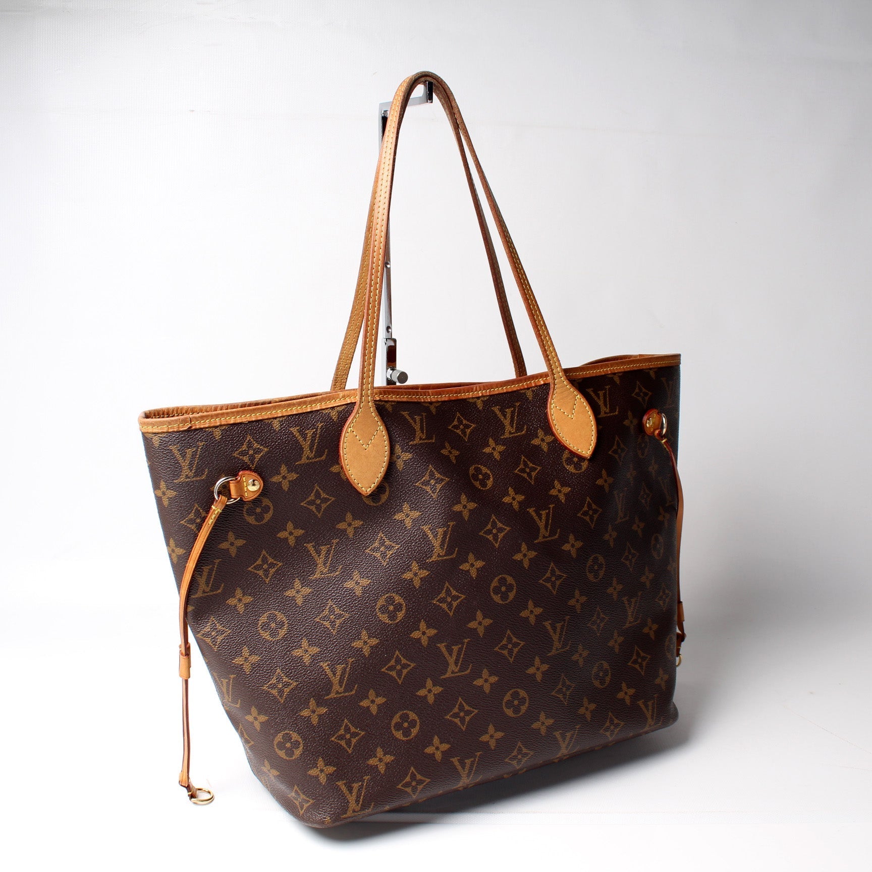 Louis Vuitton Neverfull MM Monogram Tote Bag Monogram 202