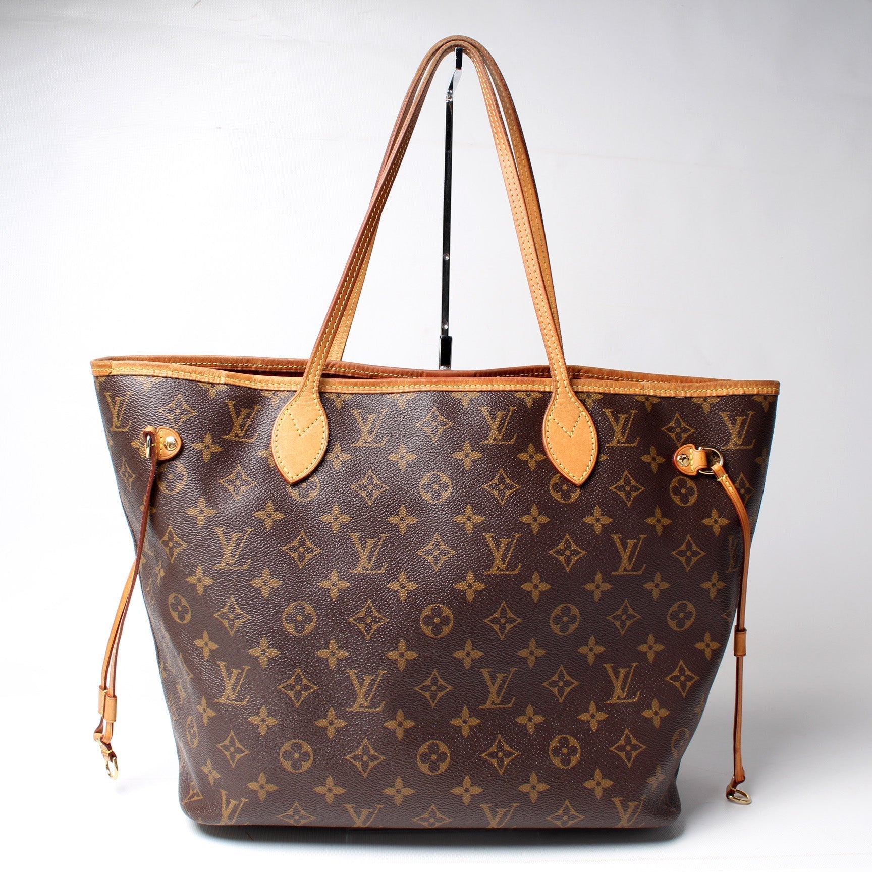 Louis Vuitton Neverfull MM Monogram Tote Bag Monogram 202