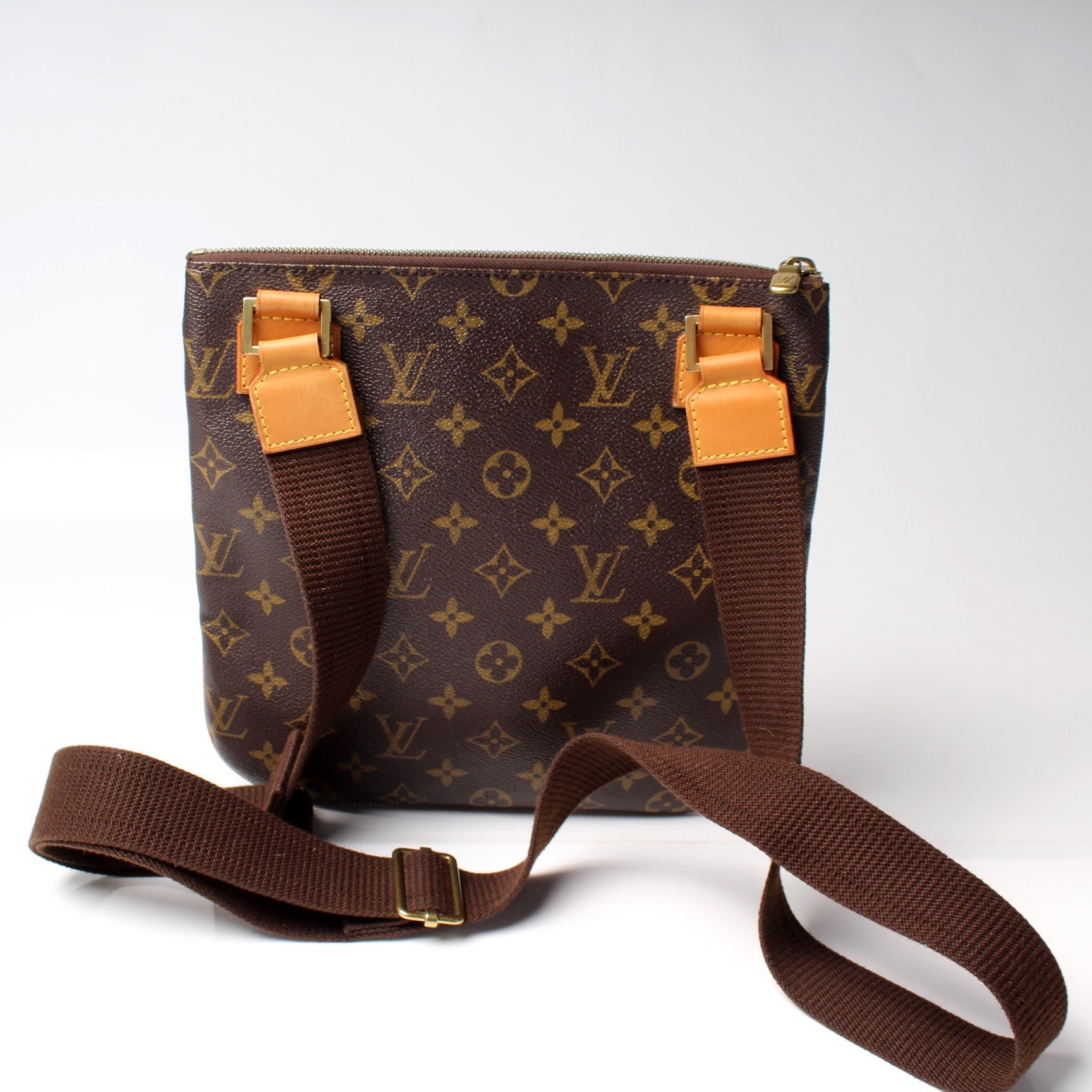 Louis Vuitton Pochette Bosphore Monogram Clutch Bag Monogram 25