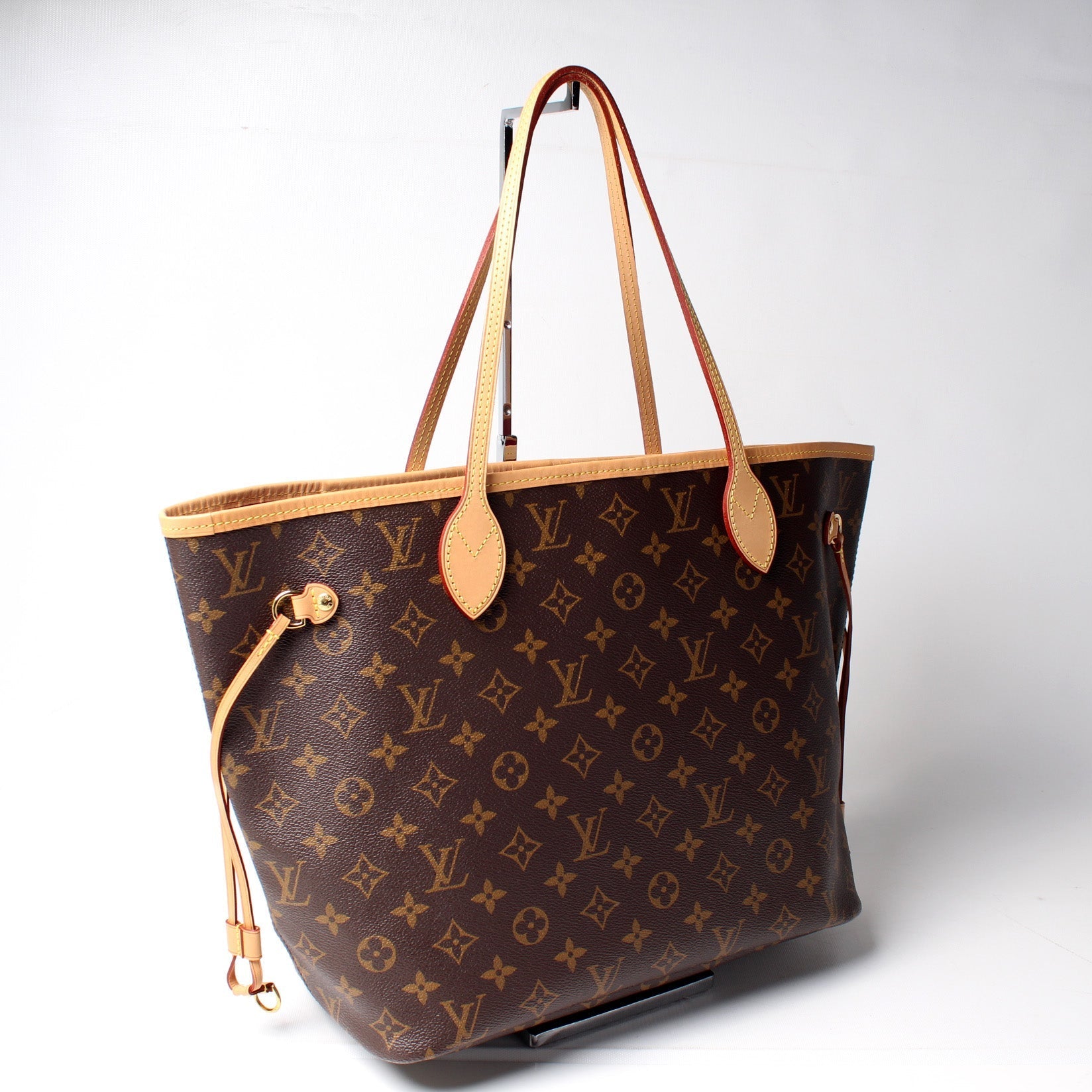 Louis Vuitton Neverfull MM Monogram Tote Bag Monogram 204