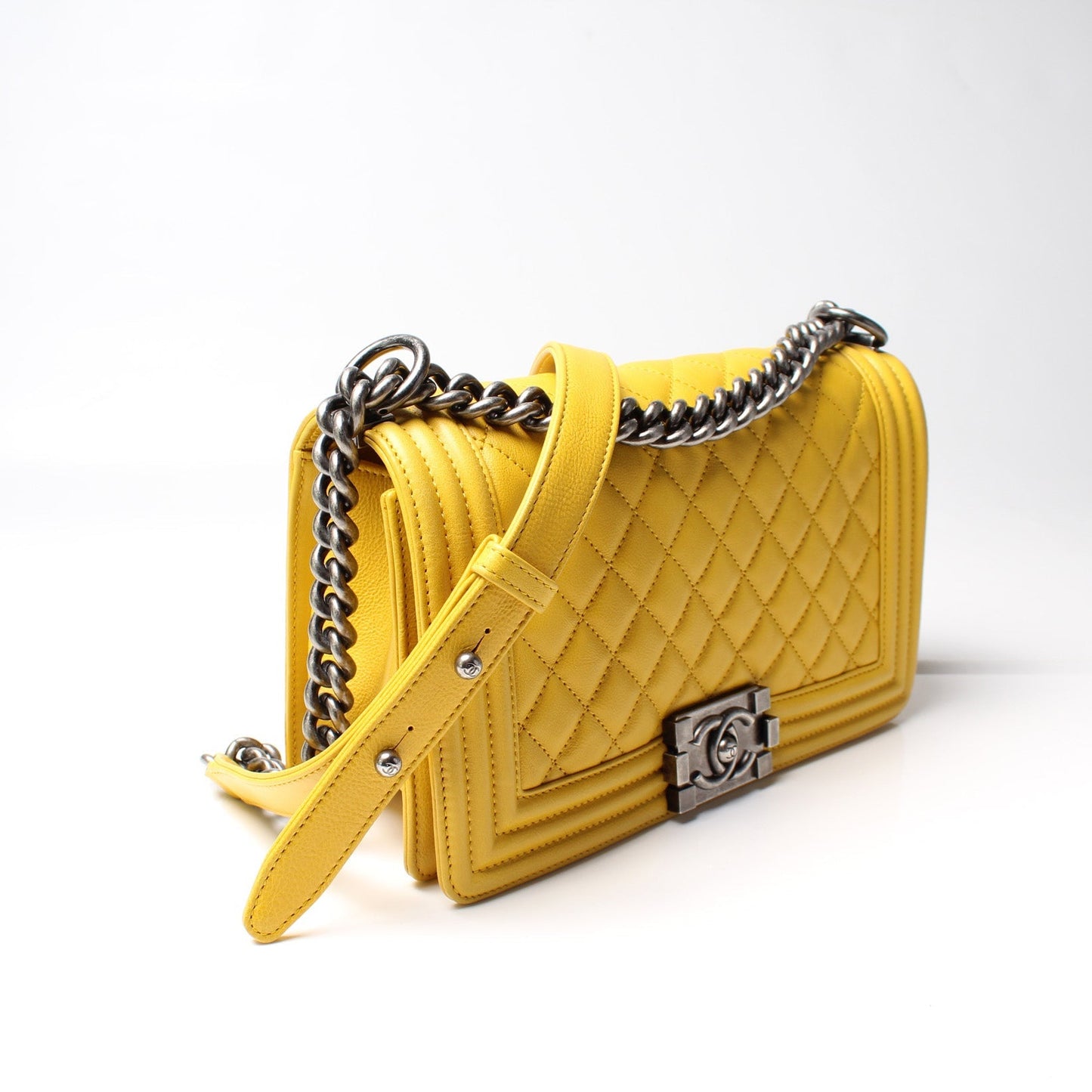 Chanel Boy Flap Old Lambskin 15M Handbag