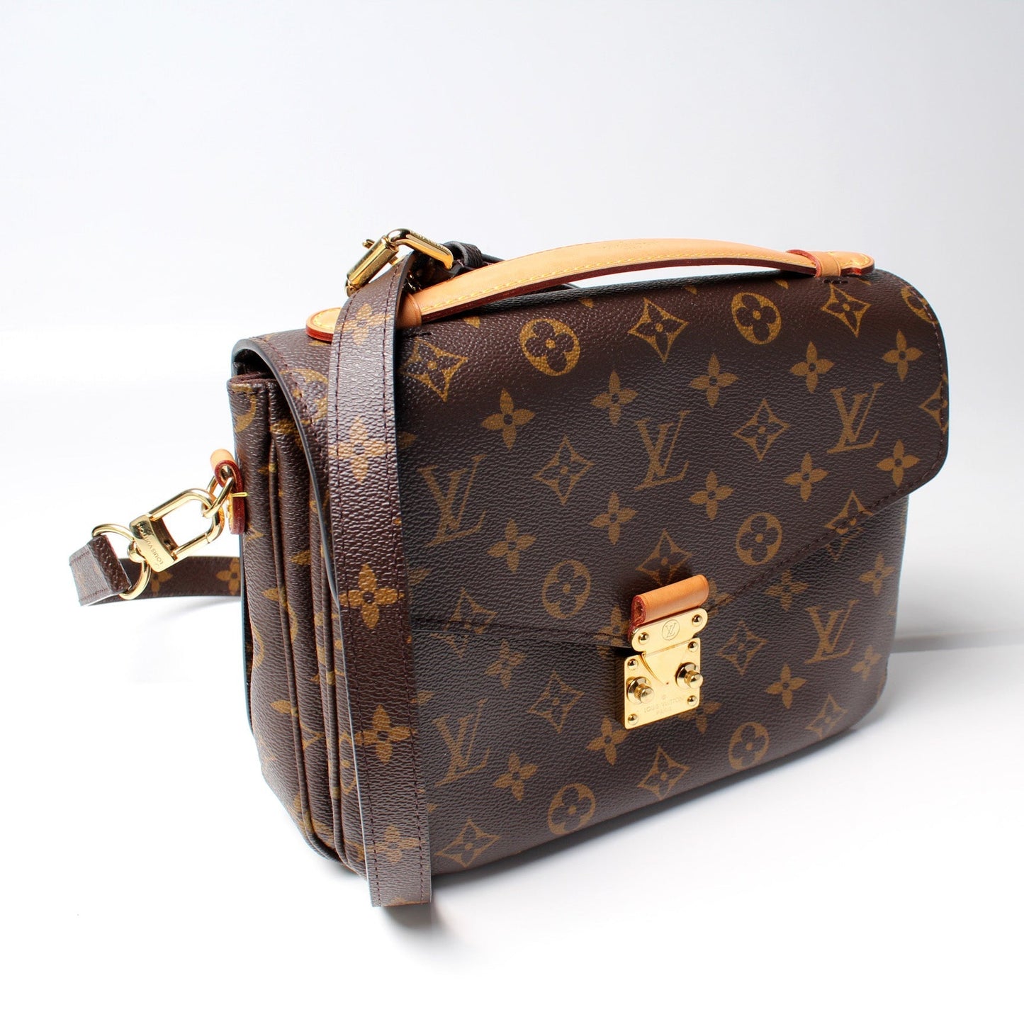 Louis Vuitton Pochette Metis Monogram Clutch Bag Monogram 42