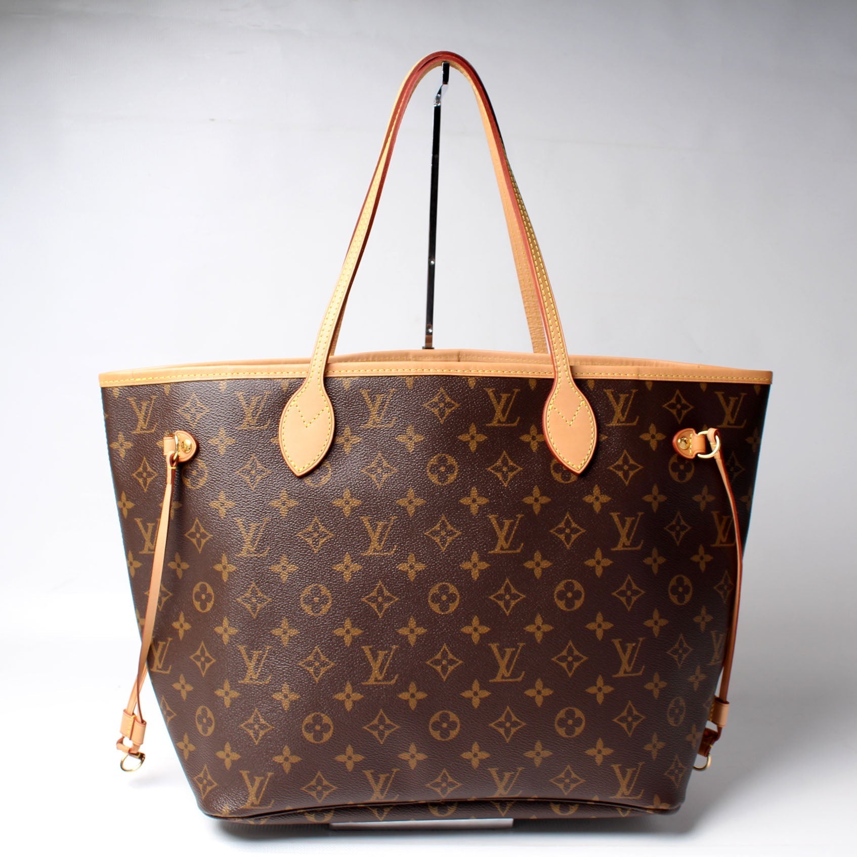 Louis Vuitton Neverfull MM Monogram Tote Bag Monogram 173