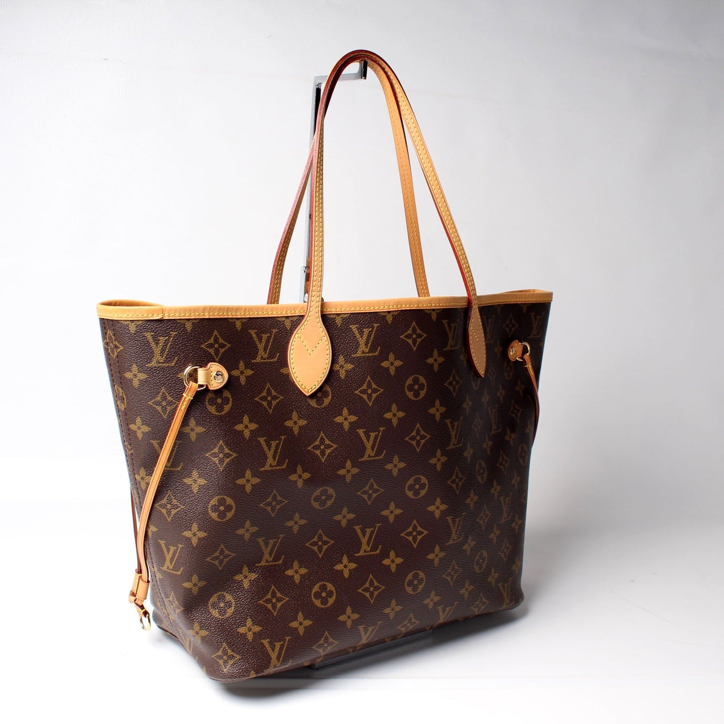 Louis Vuitton Neverfull MM Monogram Tote Bag Monogram 233