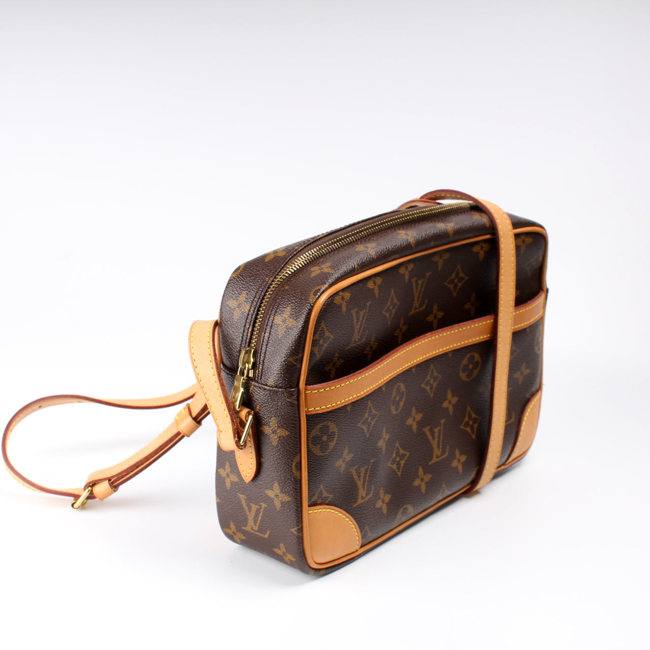 Louis Vuitton Trocadero 27 Monogram Handbag Monogram 15
