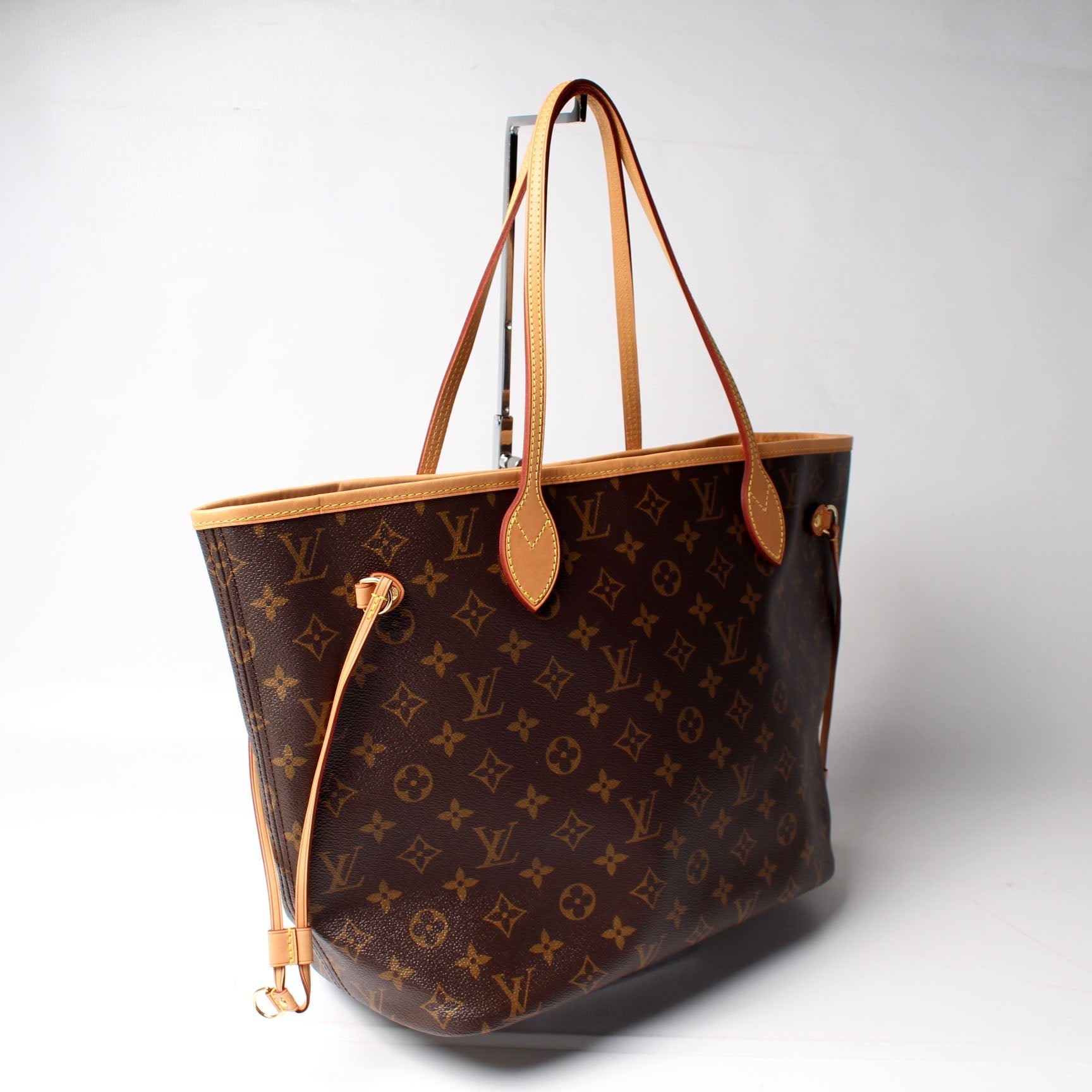 Louis Vuitton Neverfull MM Monogram Tote Bag Monogram 207